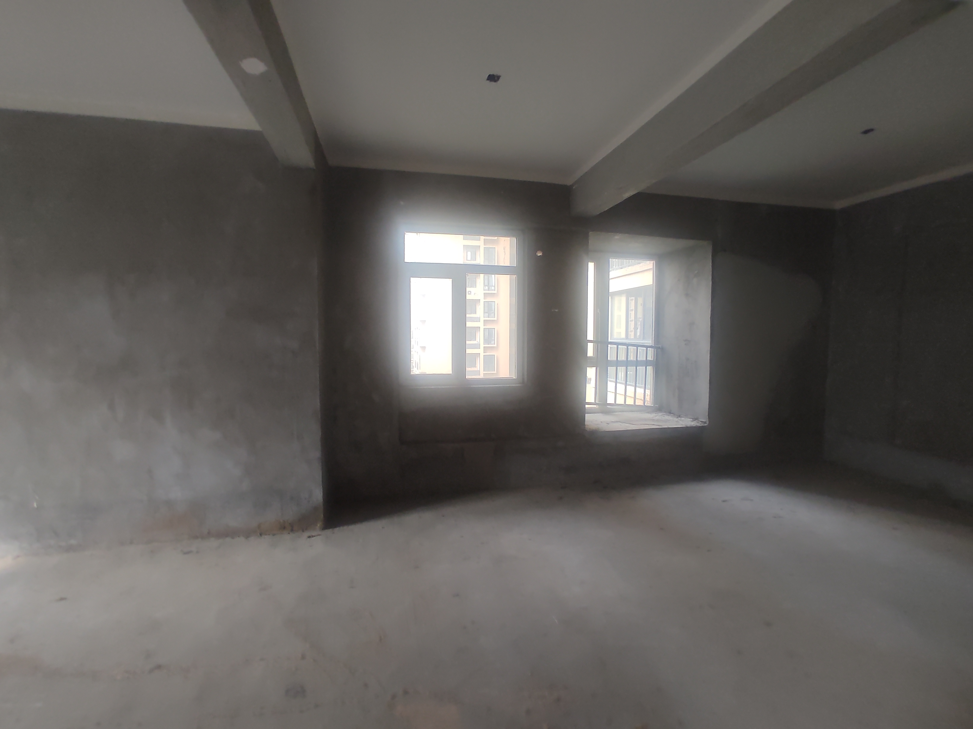 森林国际.毛坯三房.中间楼层.电梯湖景房.看房有钥匙