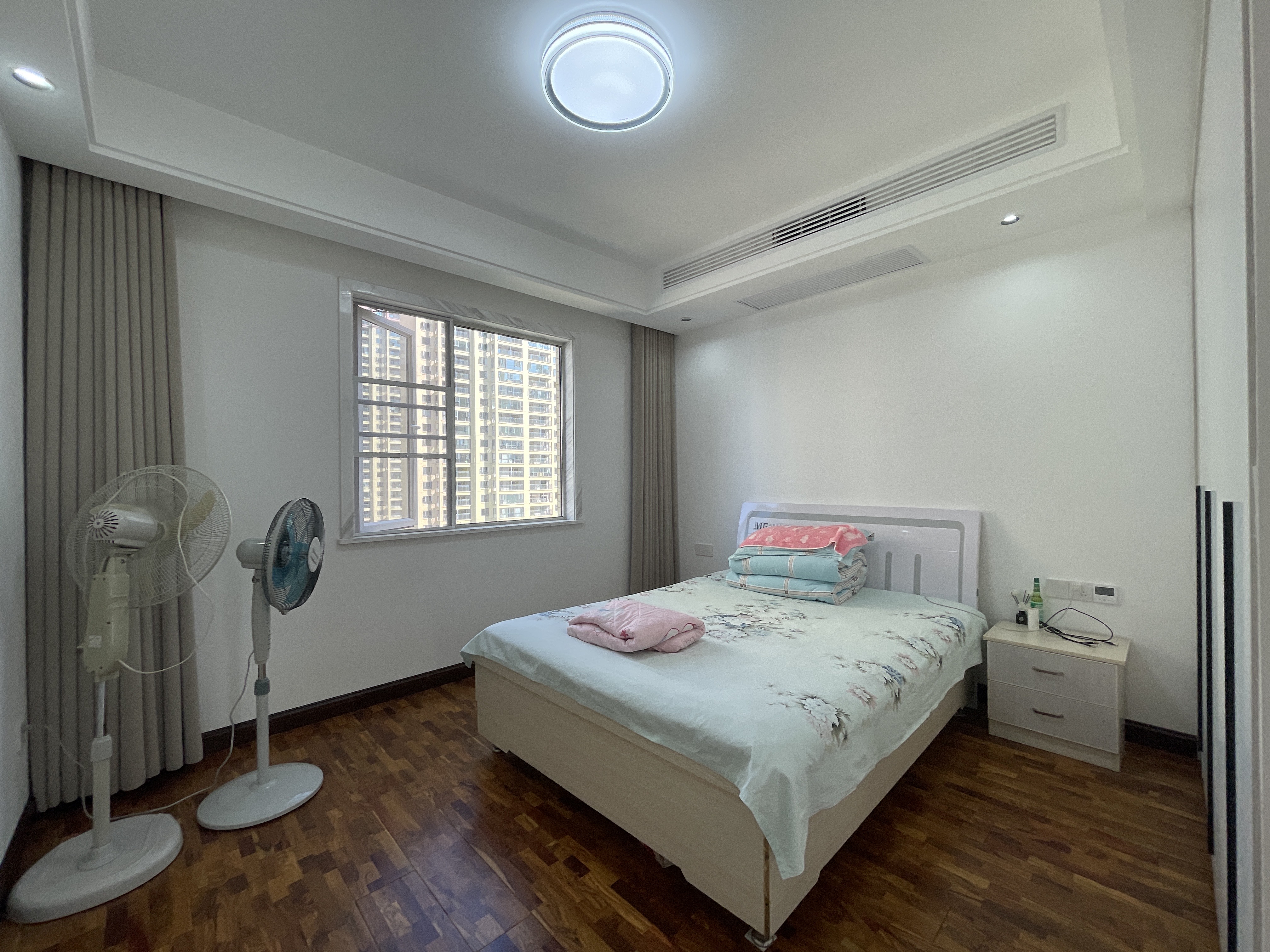 新城名都南城新区新装修大厅像篮球场