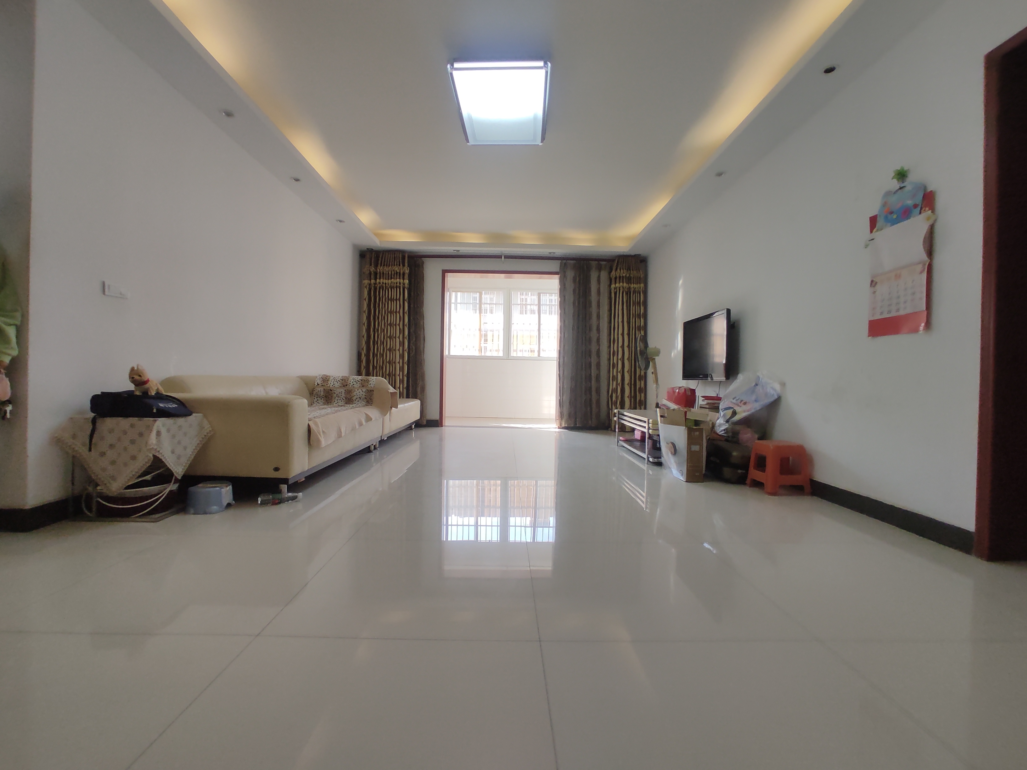 绿洲花苑.精装三房.楼下就是學笑.证件满二.看房方便