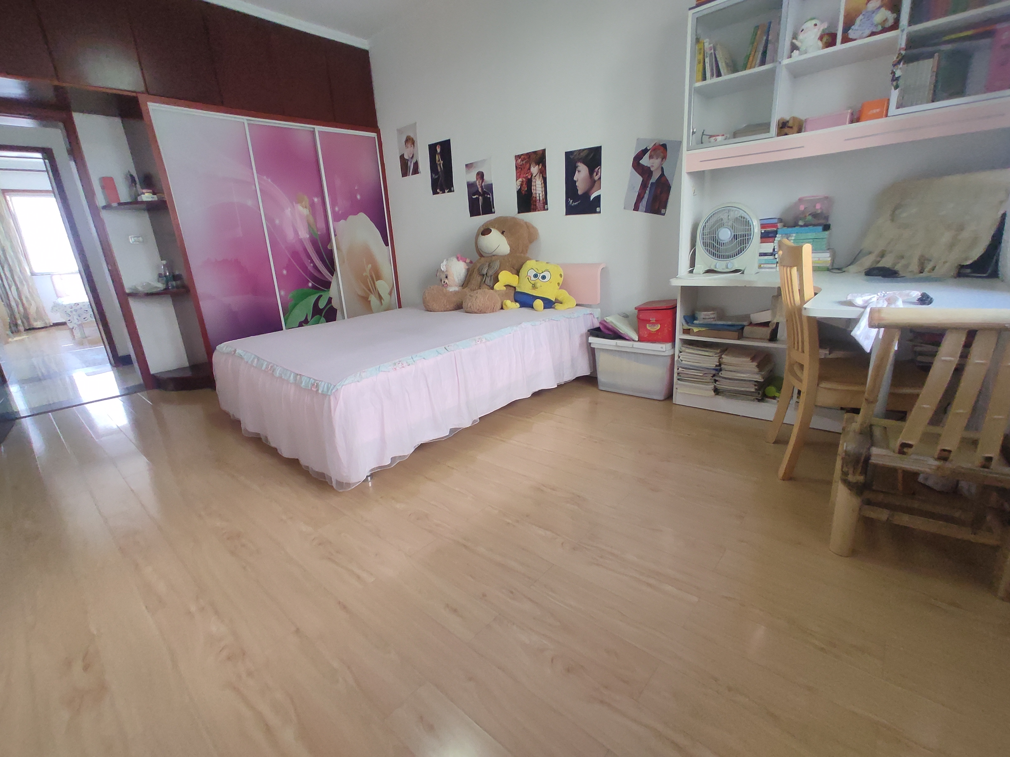 绿洲花苑.精装三房.楼下就是學笑.证件满二.看房方便