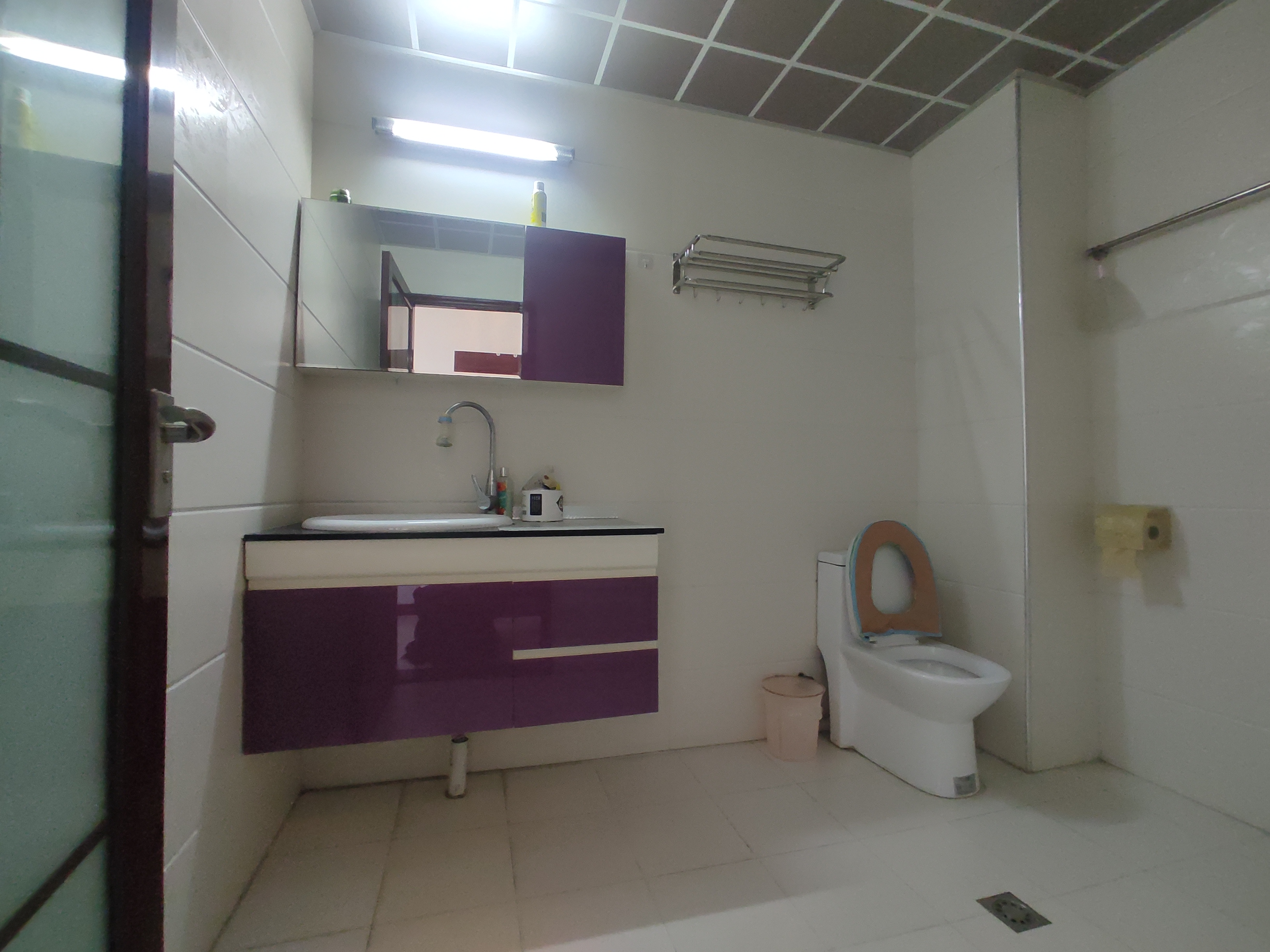 绿洲花苑.精装三房.楼下就是學笑.证件满二.看房方便