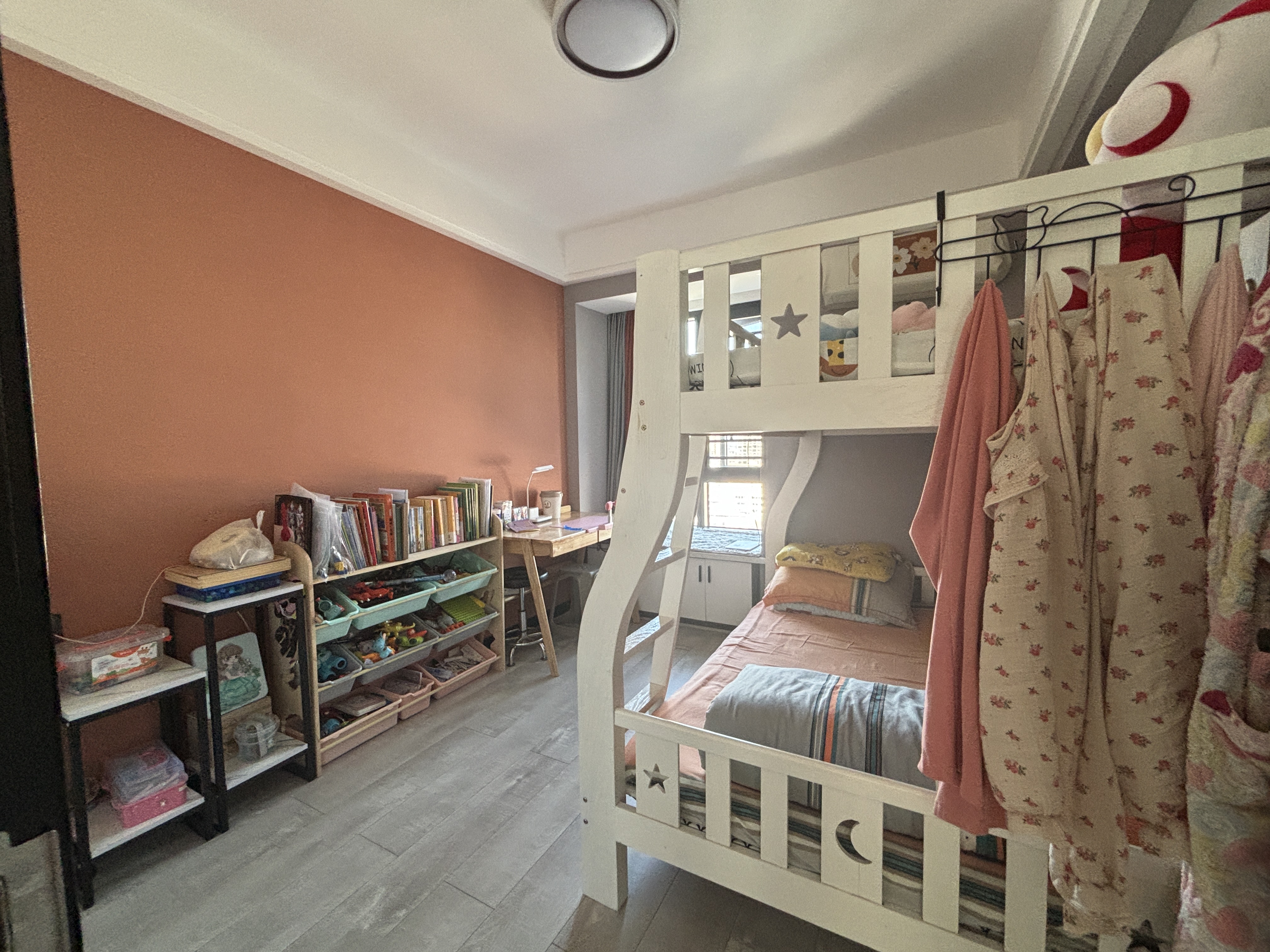 和合国际.全屋品牌装修.房子9点9成新.证件满二.看房方便