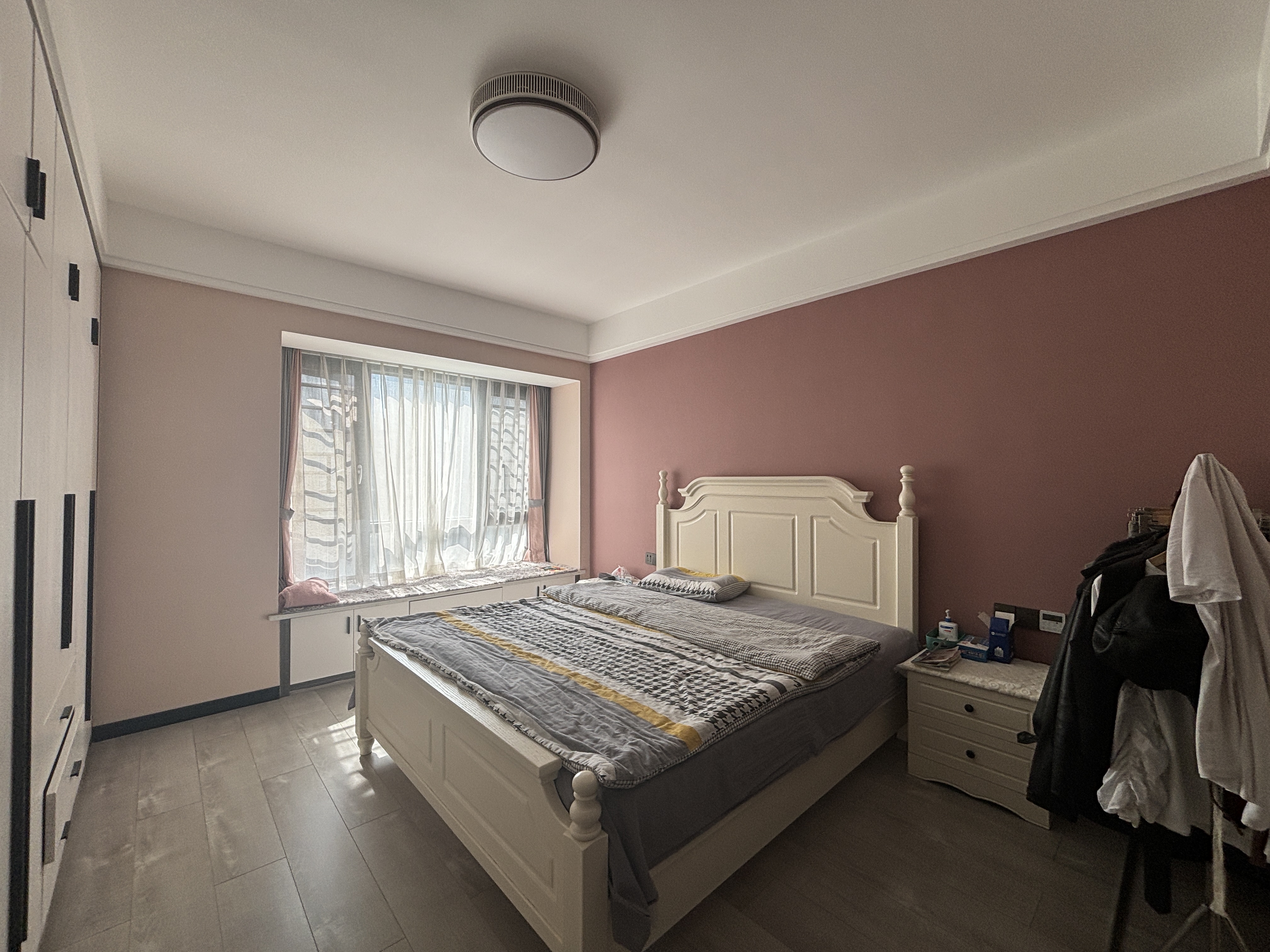 和合国际.全屋品牌装修.房子9点9成新.证件满二.看房方便