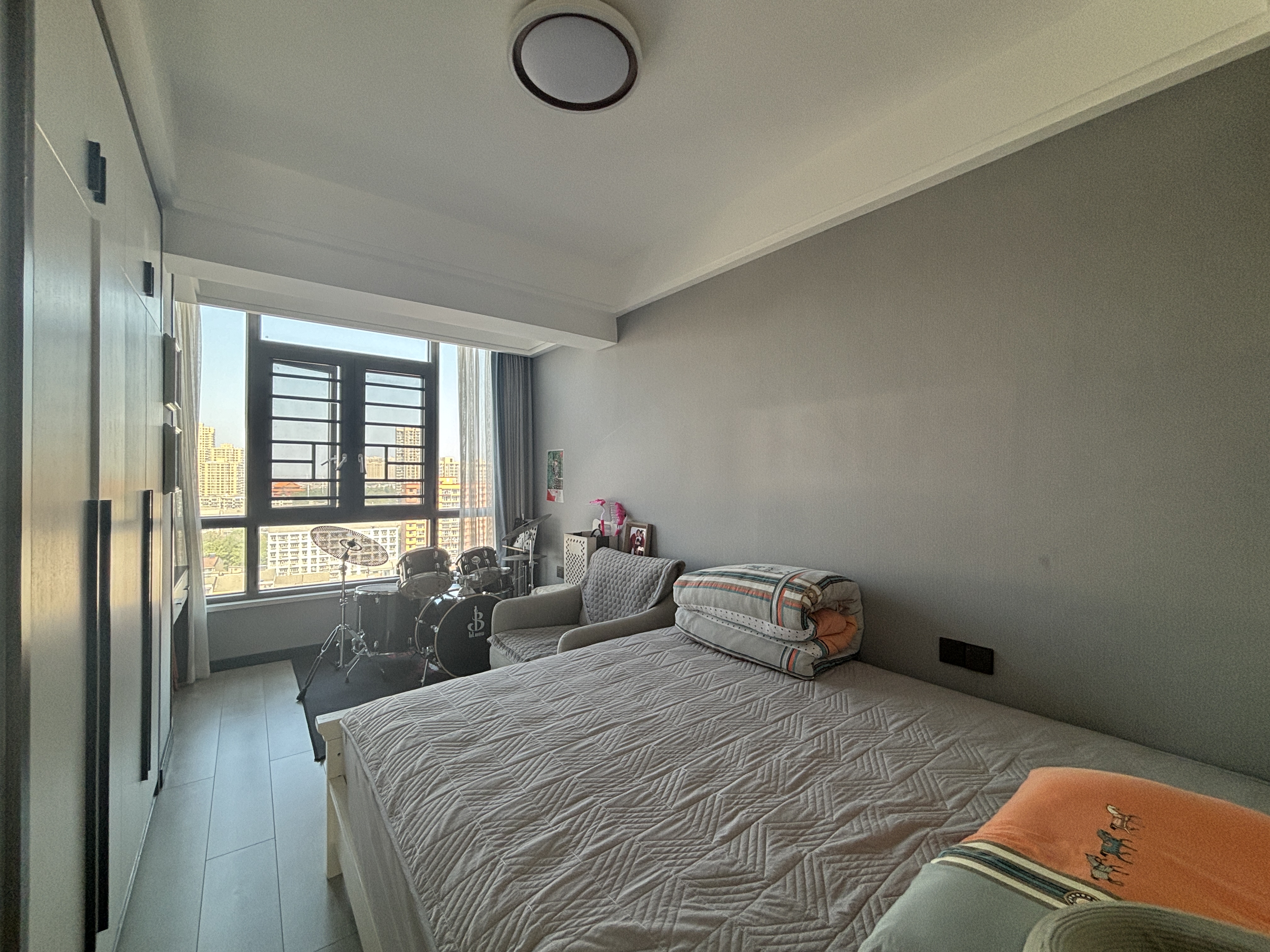 和合国际.全屋品牌装修.房子9点9成新.证件满二.看房方便