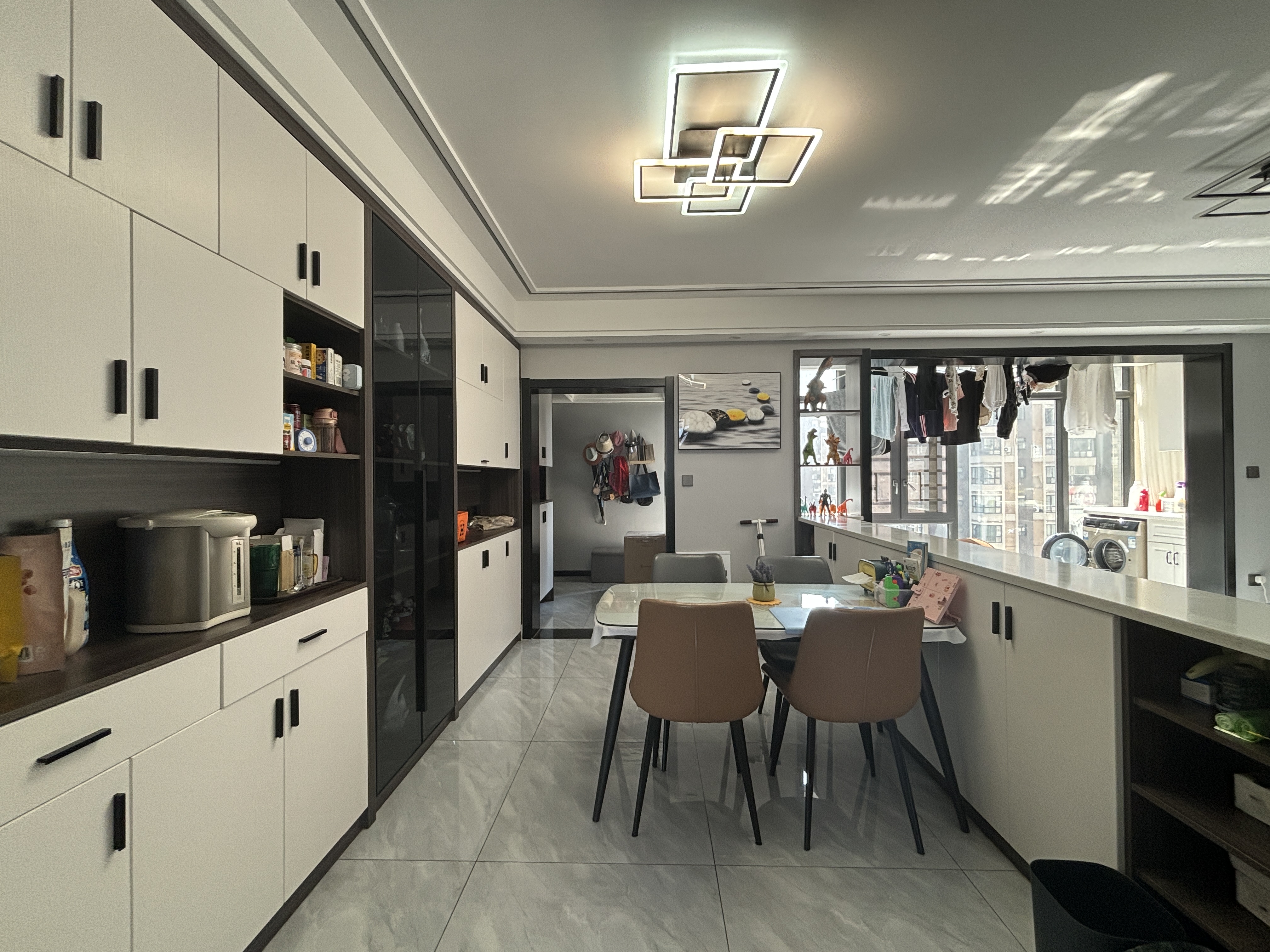 和合国际.全屋品牌装修.房子9点9成新.证件满二.看房方便