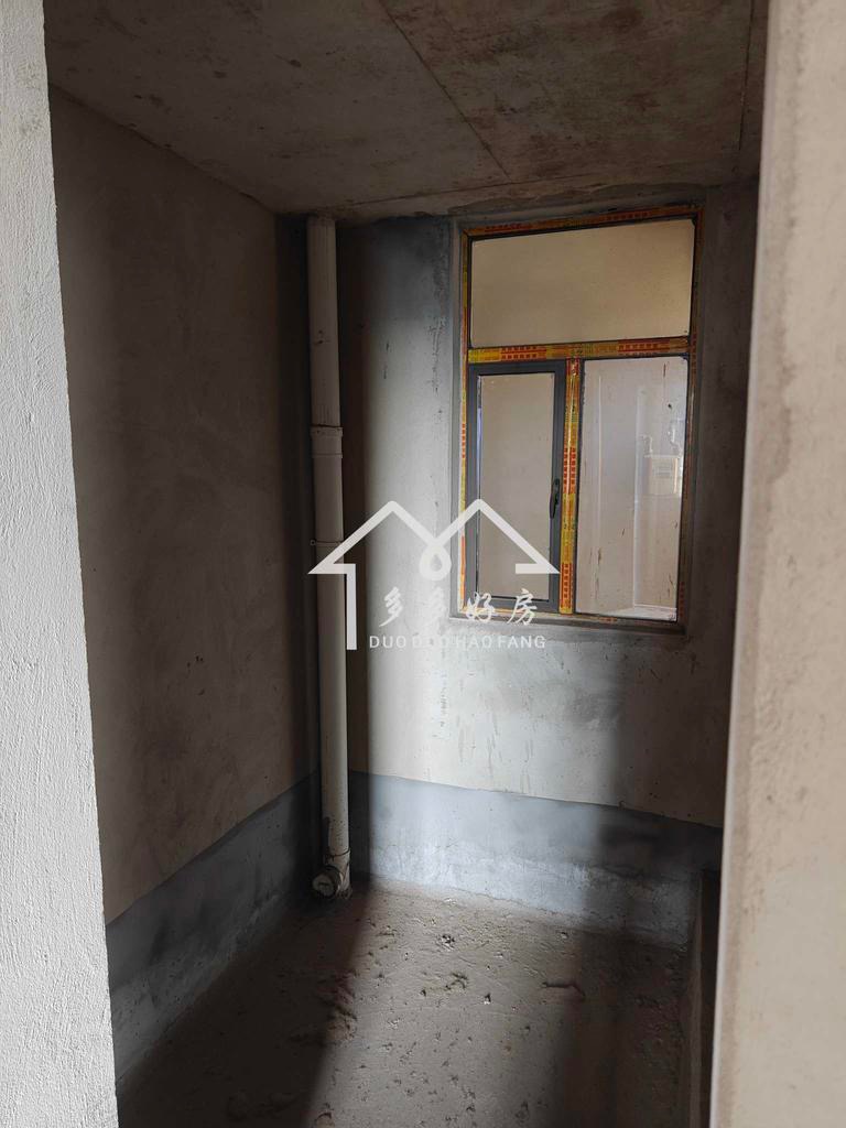 颐和公馆好楼层小三房毛坯