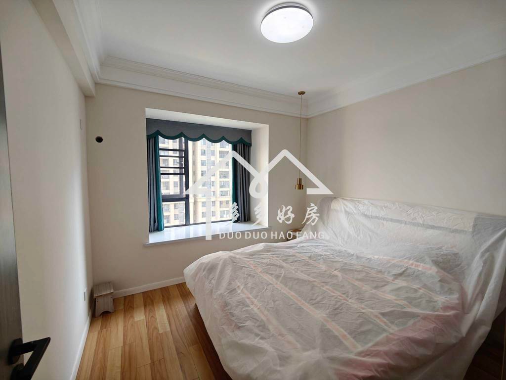 翡冷翠99新装修小三房