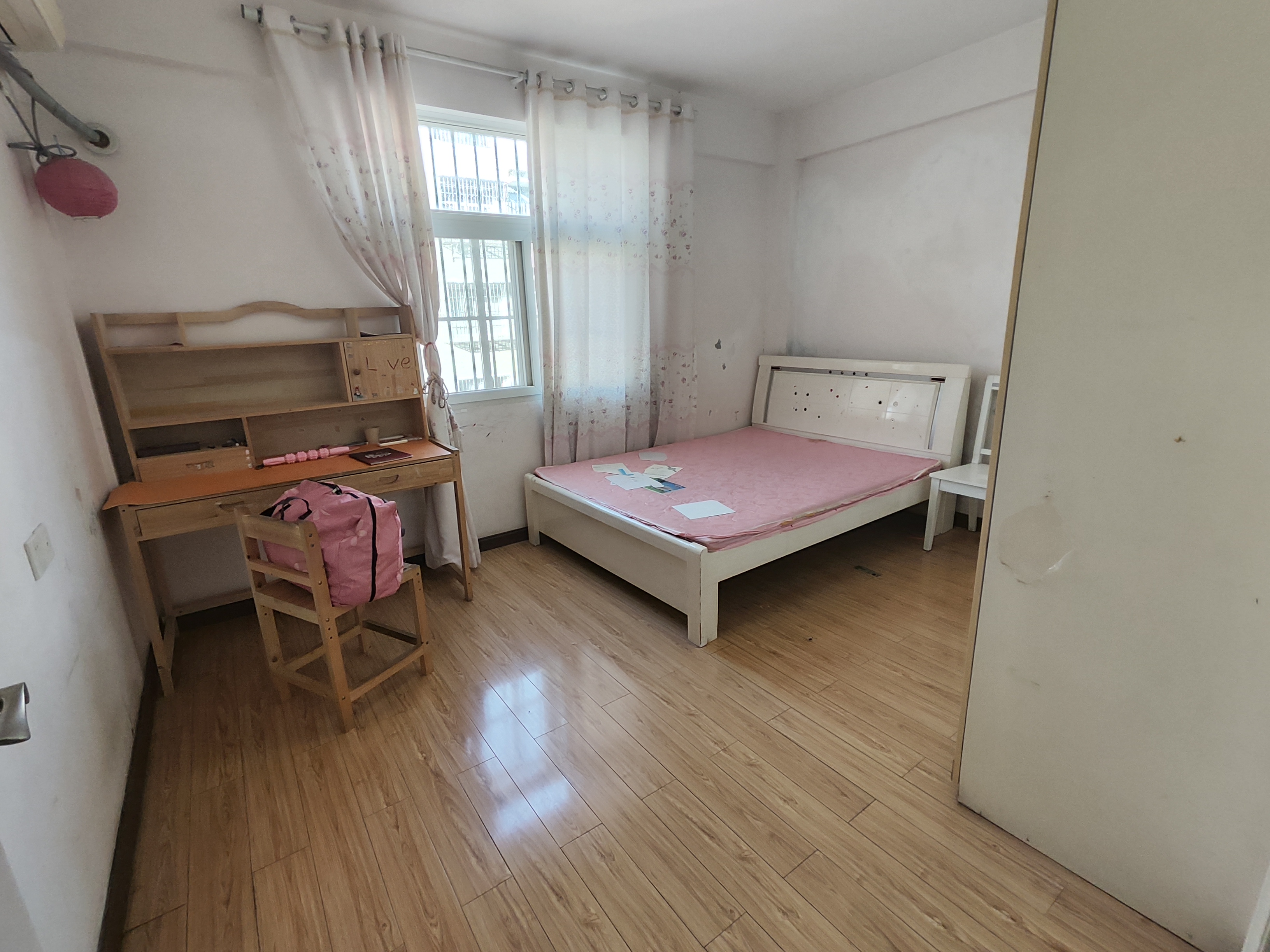 金园凤凰精装三房采光好小雪就在旁边