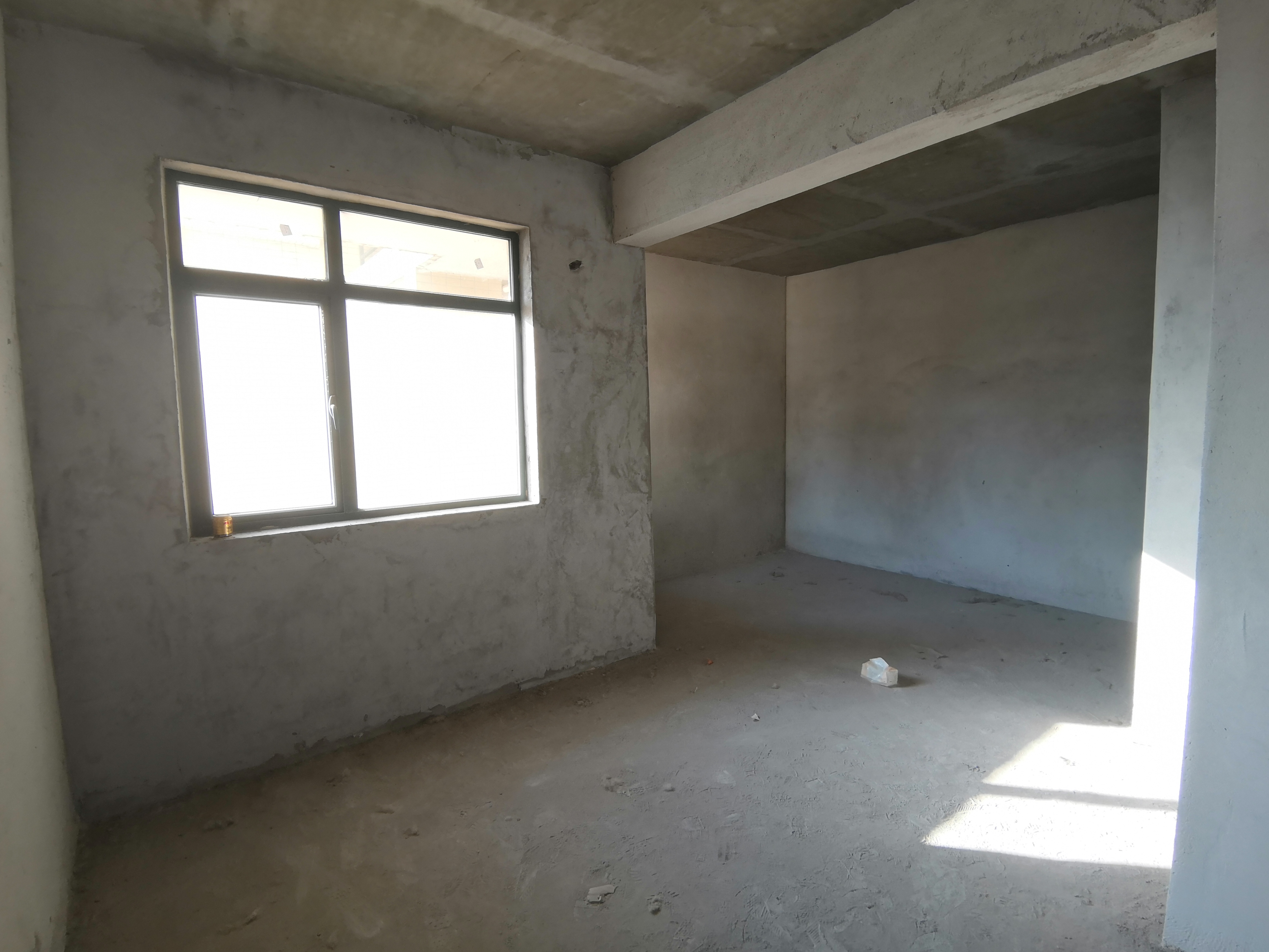 新城一号毛坯小三房好楼层有钥匙