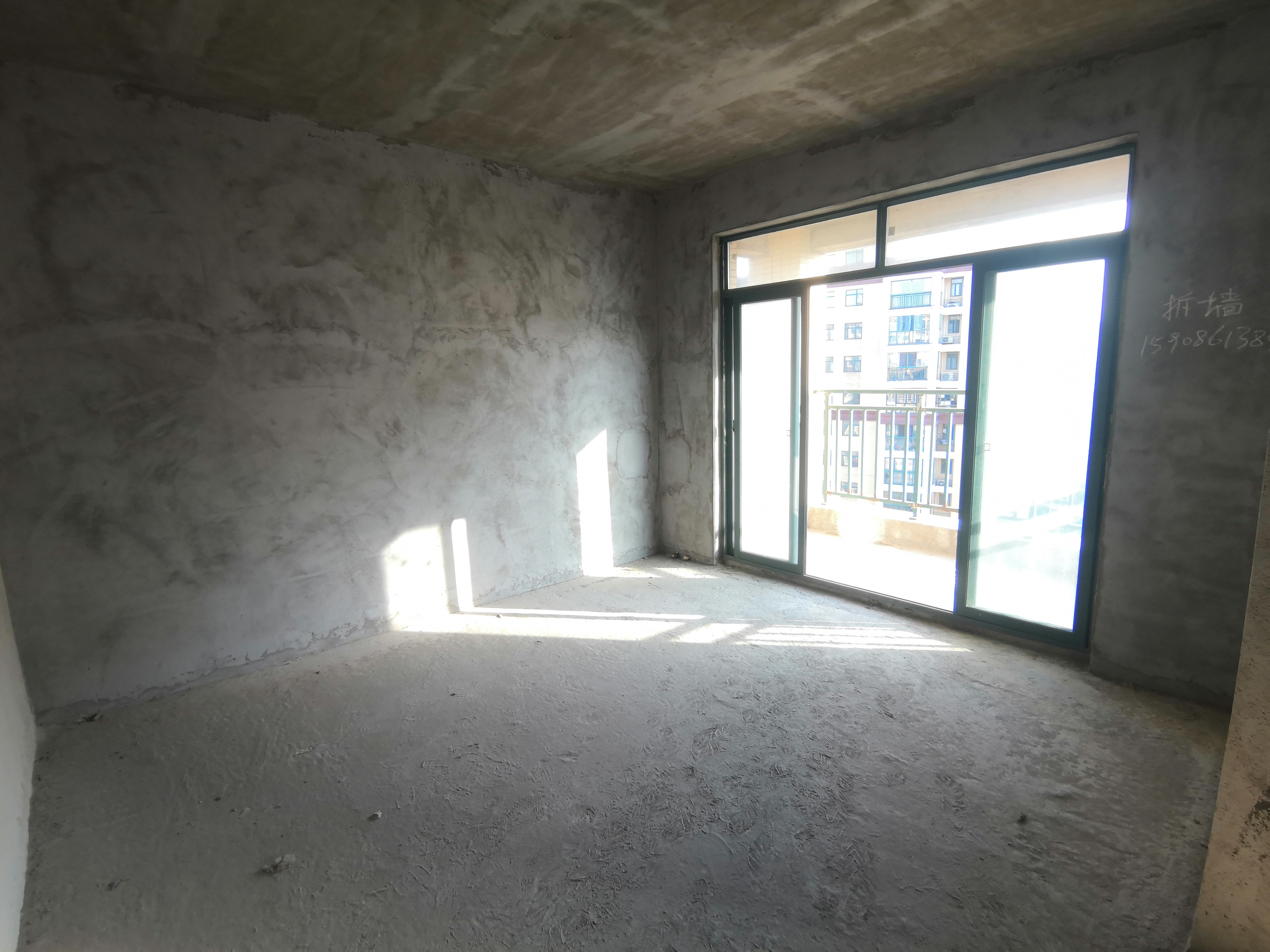 新城一号毛坯小三房好楼层有钥匙