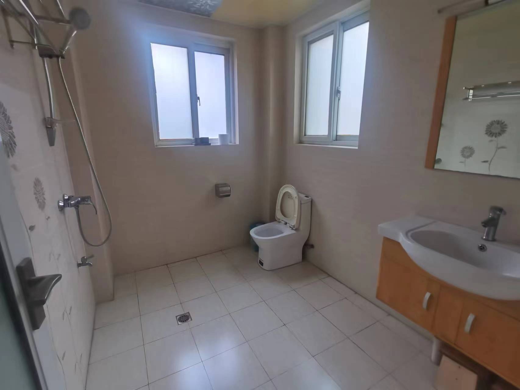 香岸华府精装大三房采光好保养好