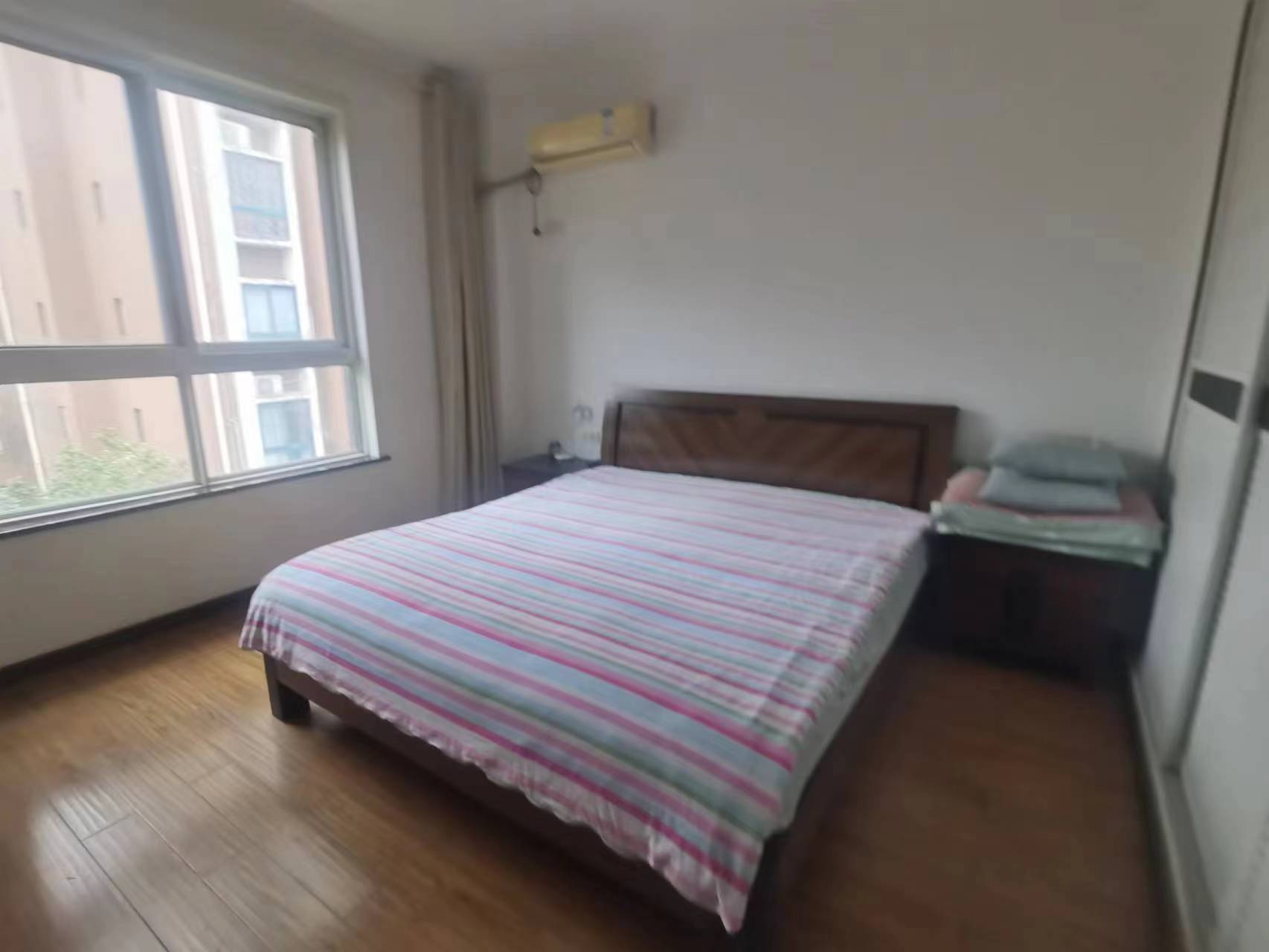 香岸华府精装大三房采光好保养好