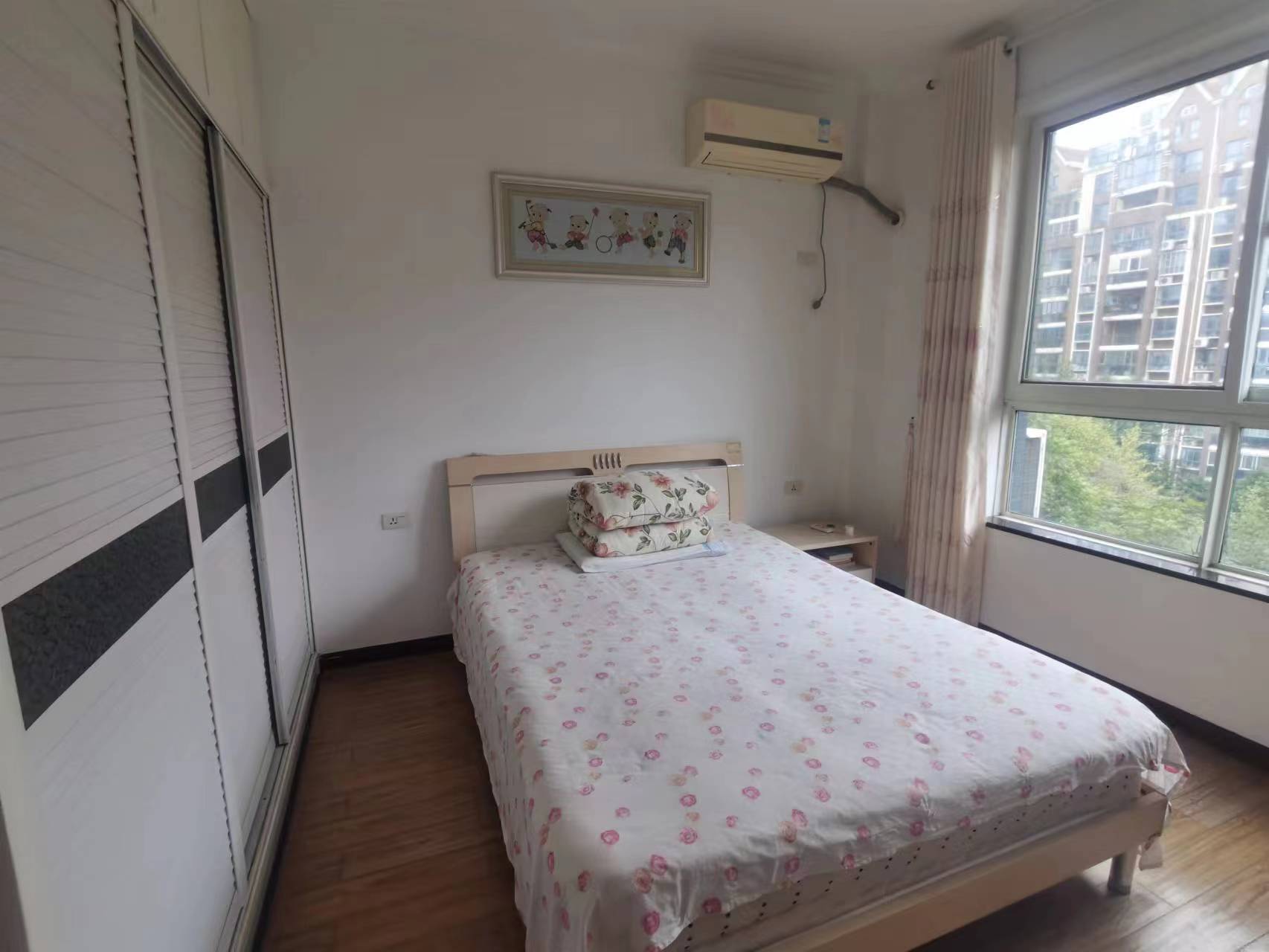 香岸华府精装大三房采光好保养好