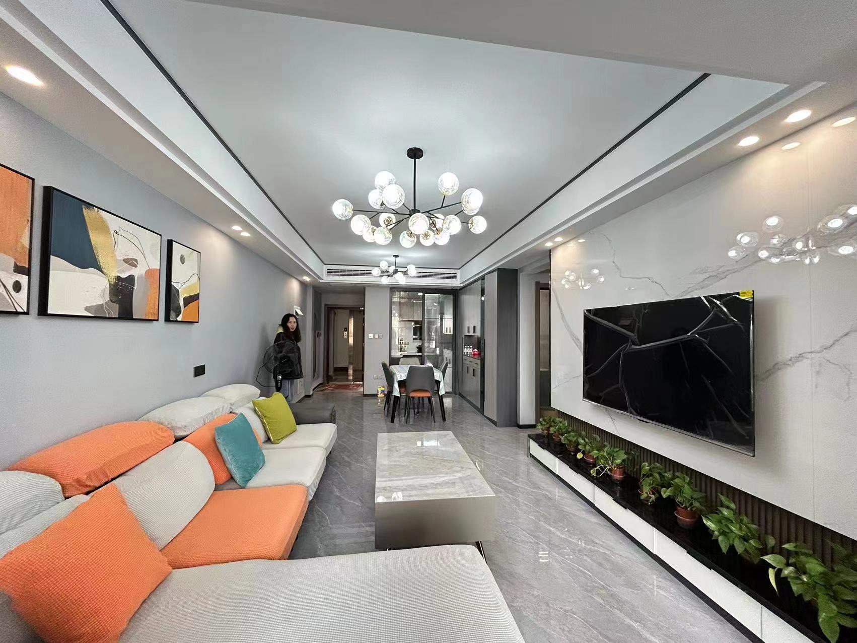 御湖世家 全新装修 带车位 直接领包入住