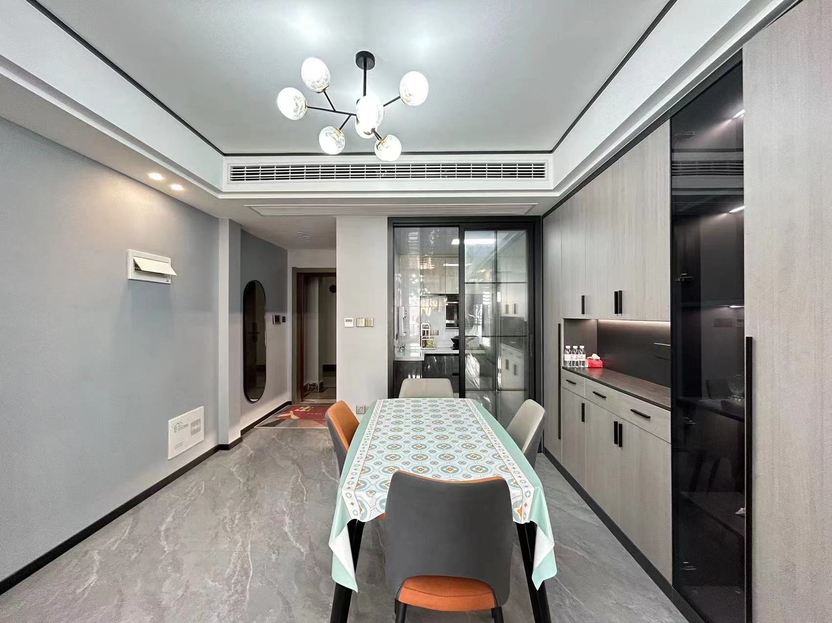 御湖世家全新装修带车位直接领包入住