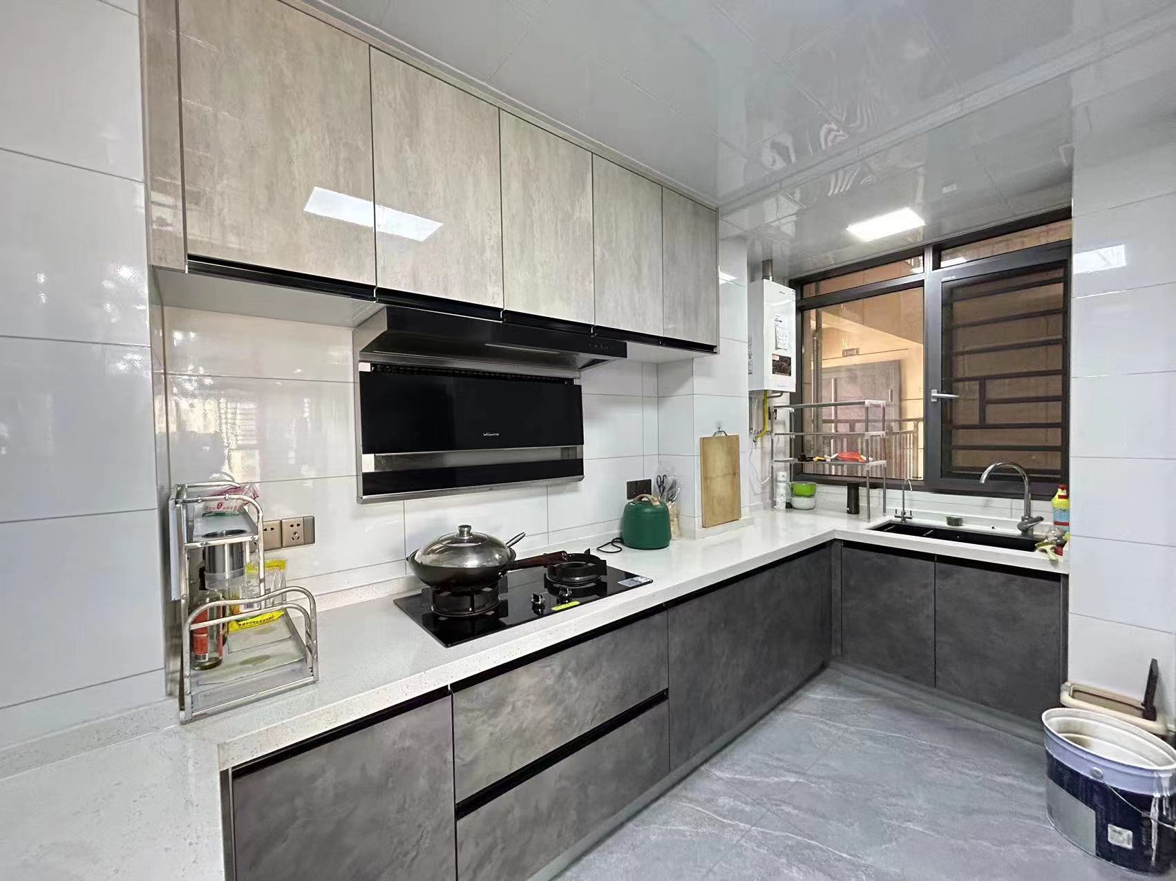 御湖世家全新装修带车位直接领包入住