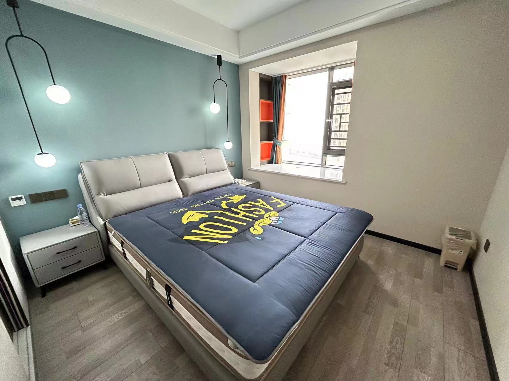 御湖世家全新装修带车位直接领包入住