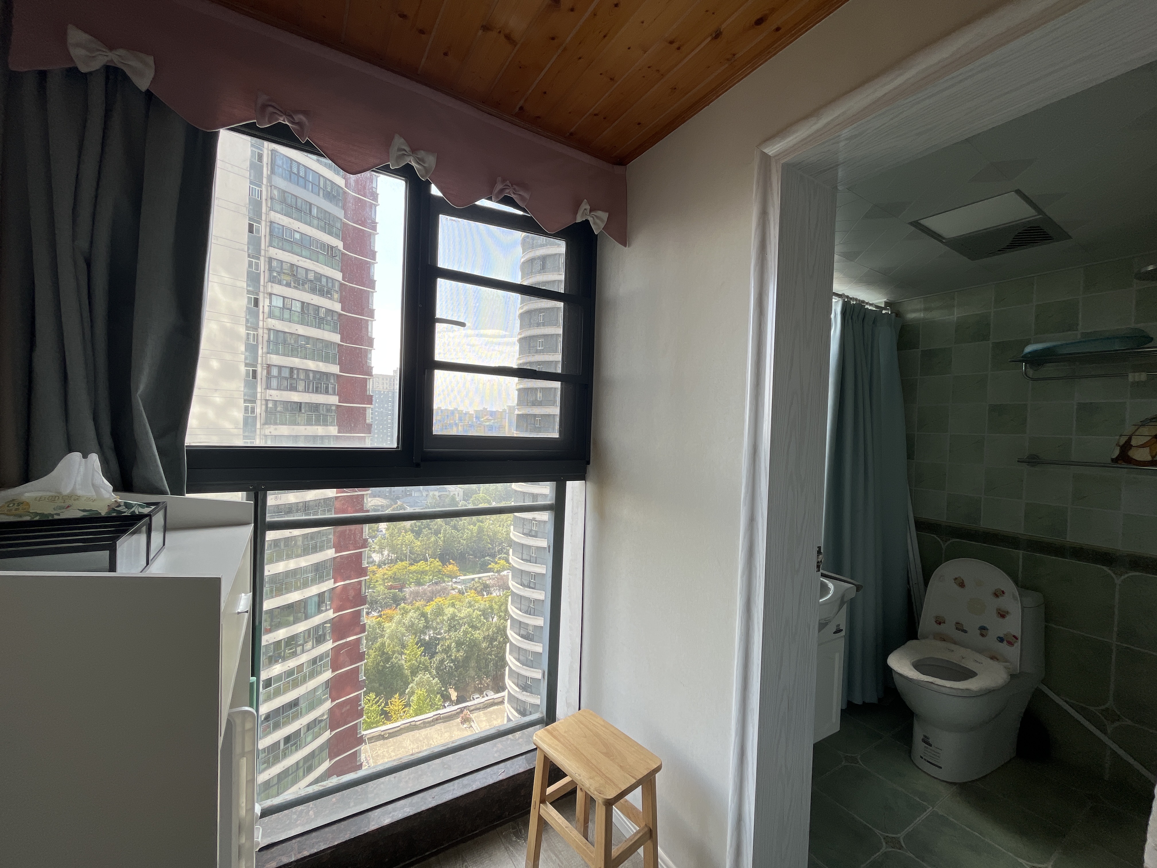 福星城中间楼层带地暖中央空调带车位看房方便