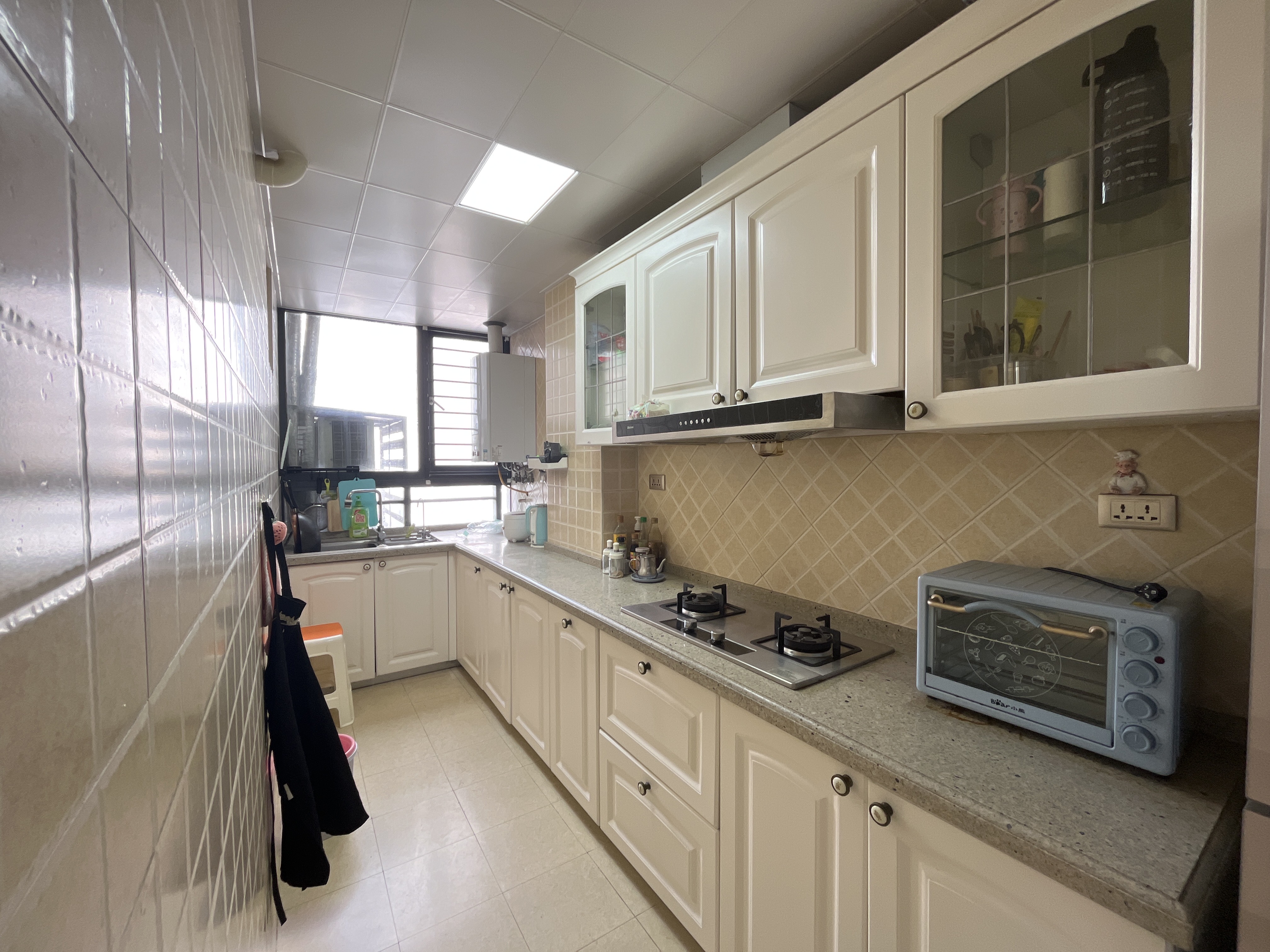 福星城中间楼层带地暖中央空调带车位看房方便