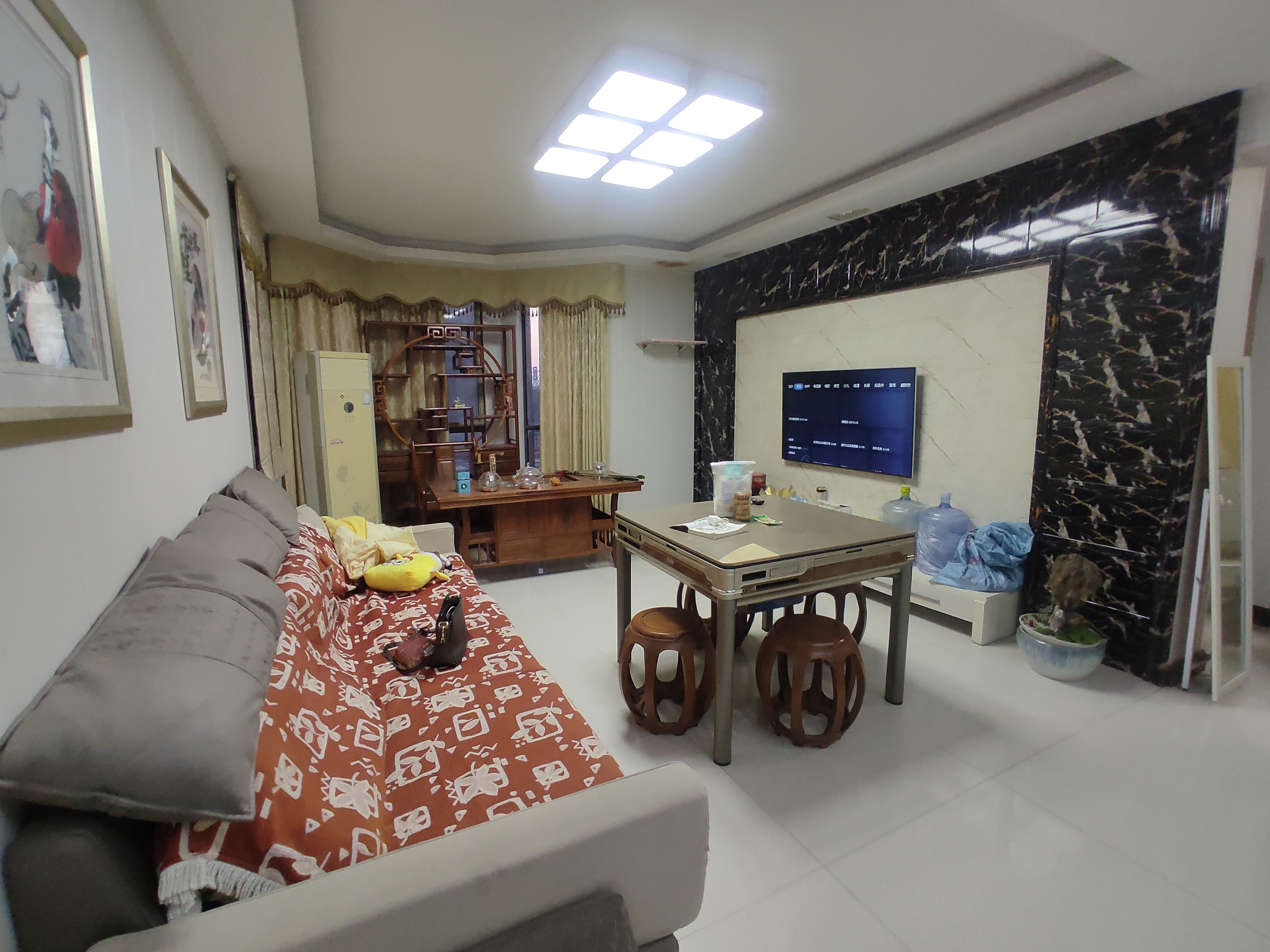 金诚花园.精装三房.房子成色新.房子是电梯小高层