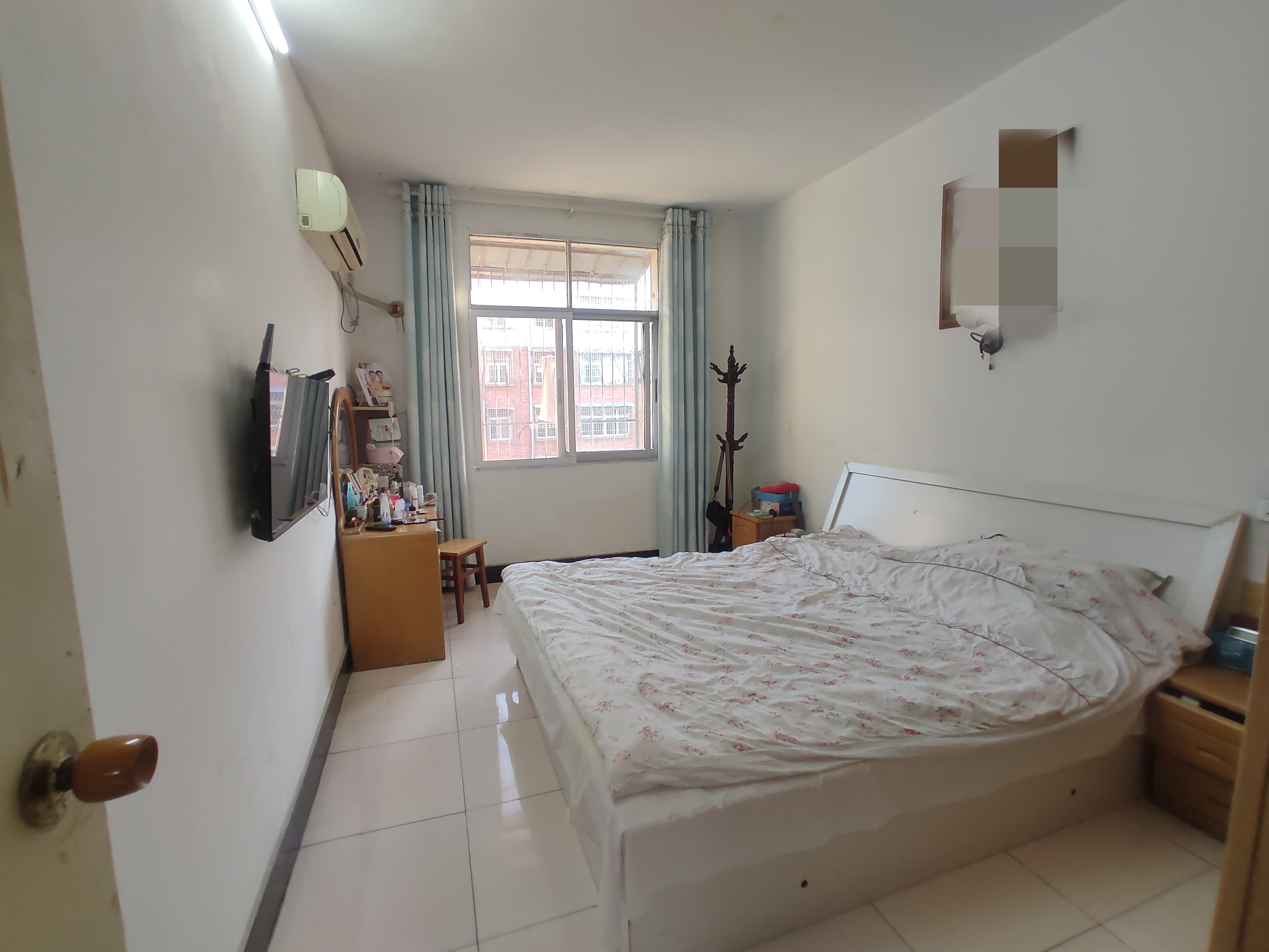 永乐小区.精装三房.房子成色新.看房方便