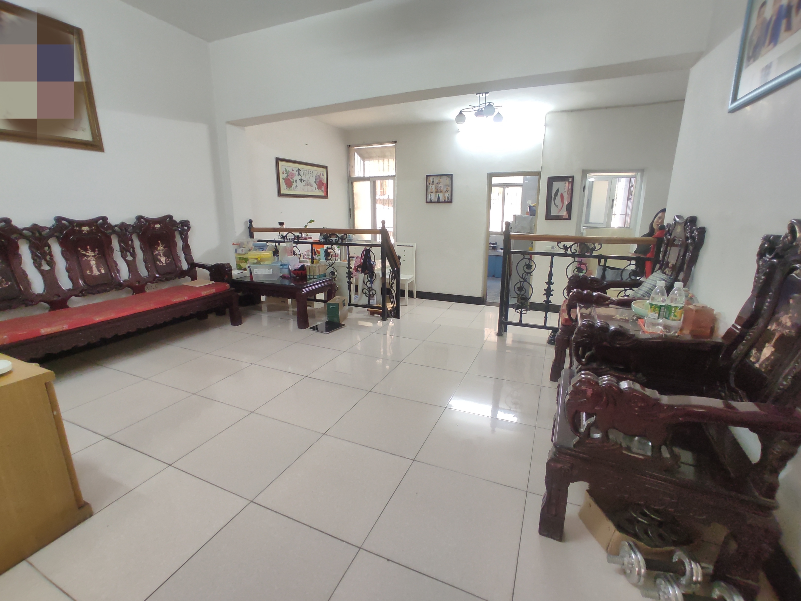 永乐小区.精装三房.房子成色新.看房方便