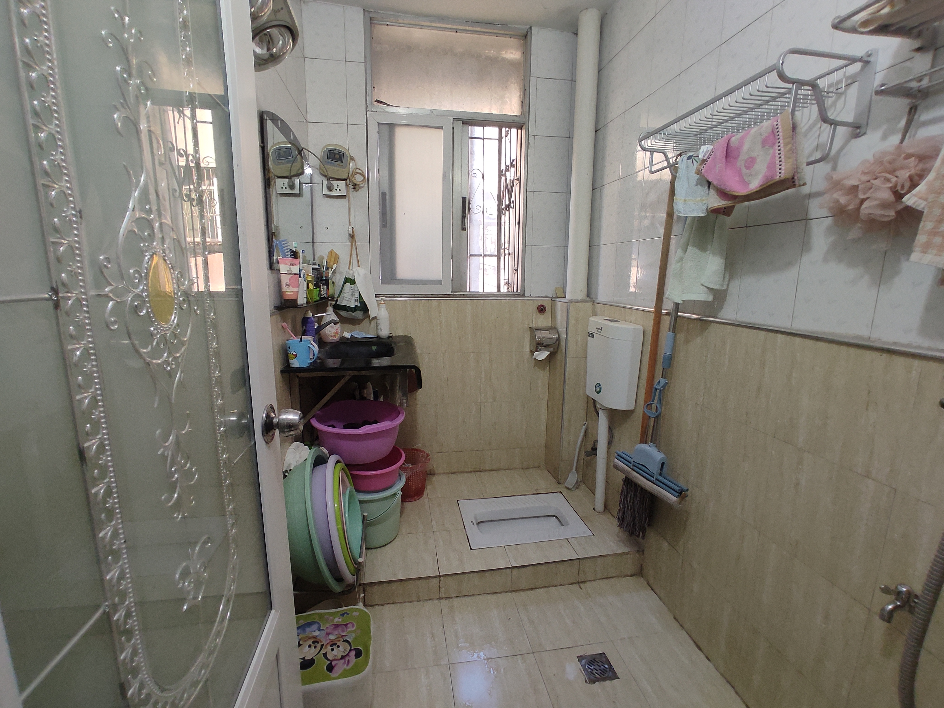 永乐小区.精装三房.房子成色新.看房方便