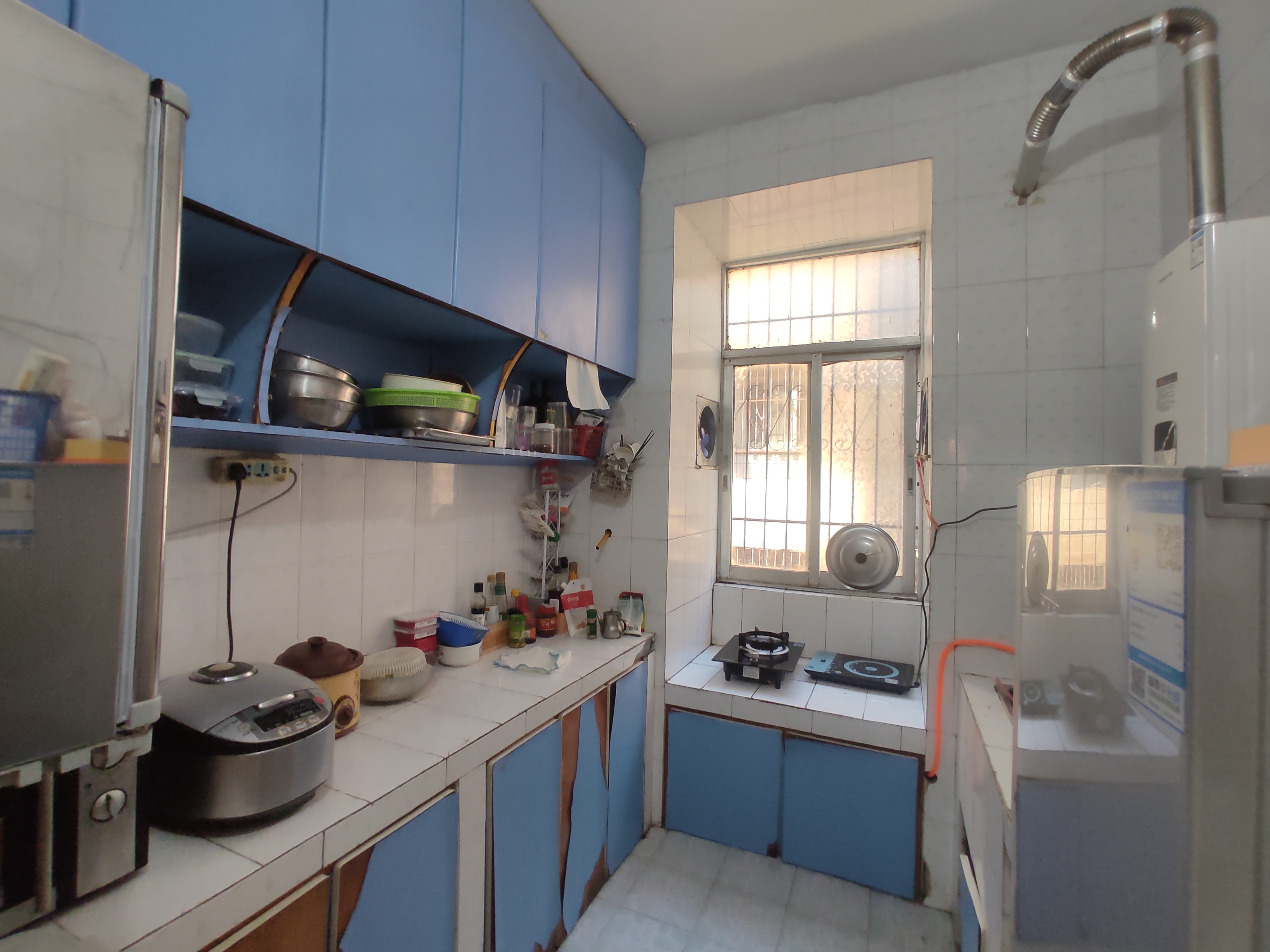 永乐小区.精装三房.房子成色新.看房方便