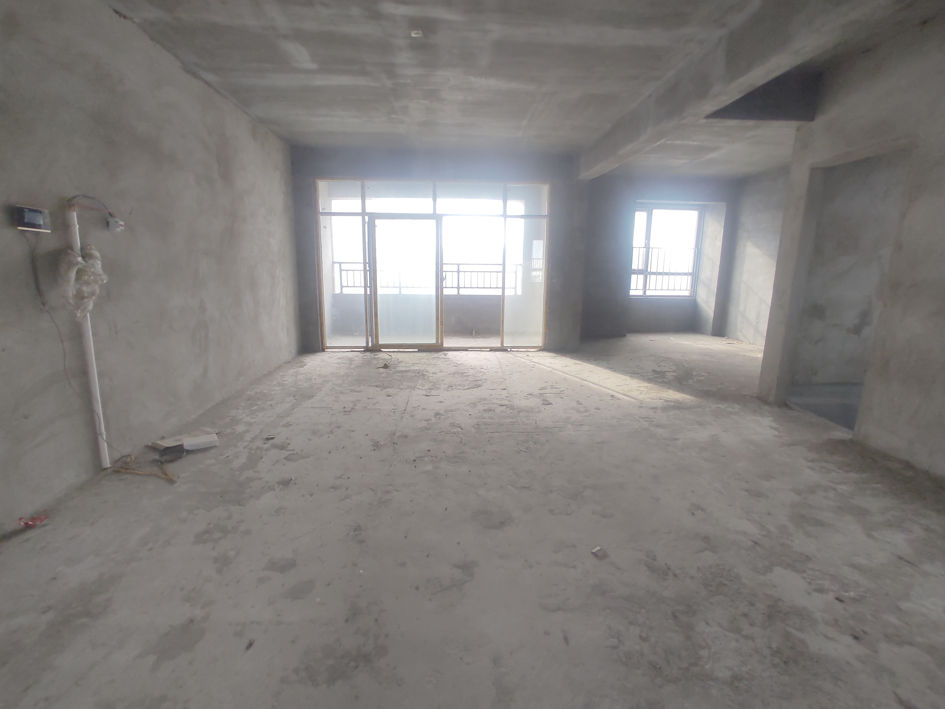 沔阳公馆.毛坯复式楼.小区环境好.出行方便.看房有钥匙