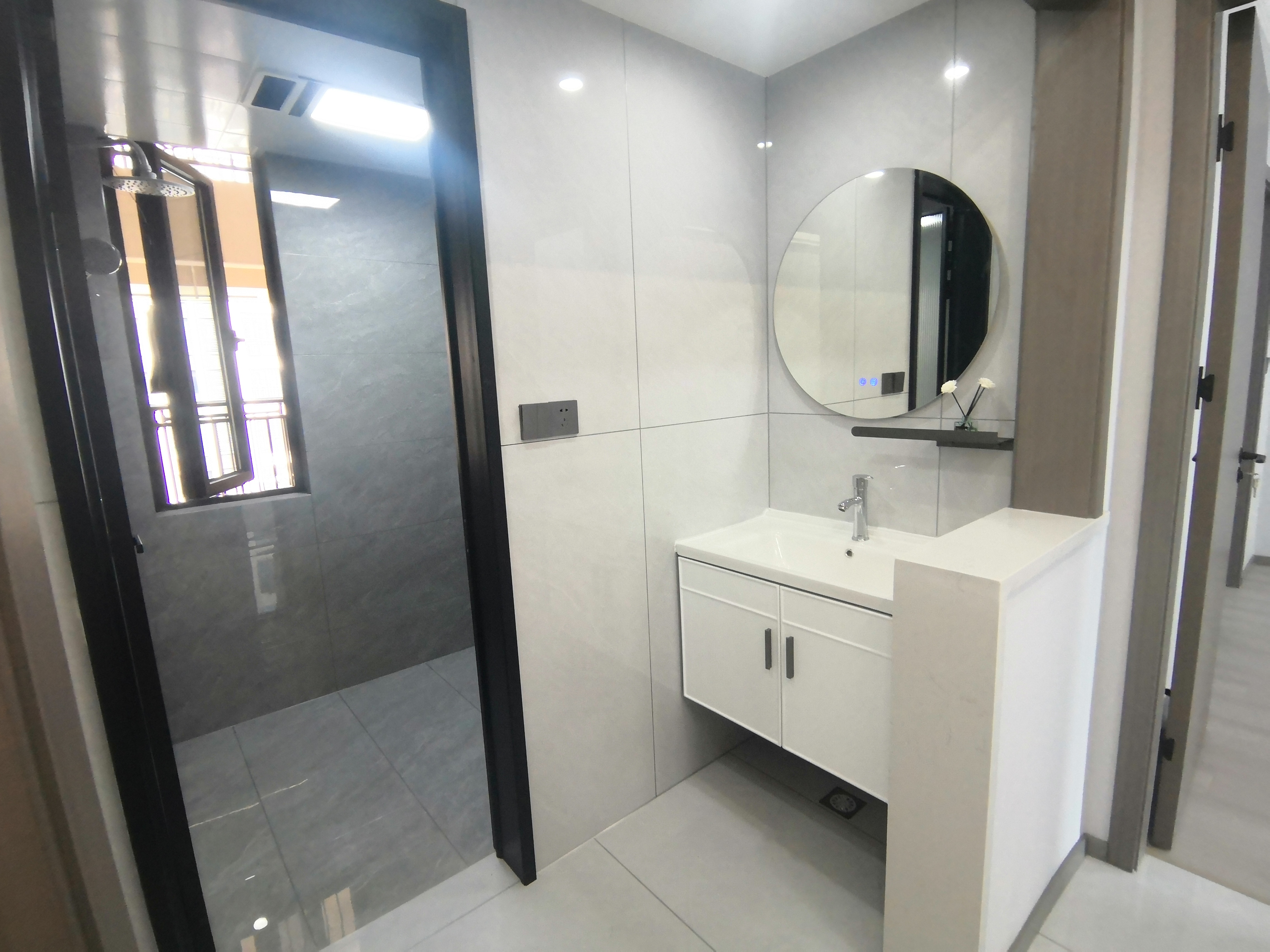 城西大盘祥生观澜府仙桃笑雪旁边四室两厅两卫亏本出售价格瞎好低看房方便