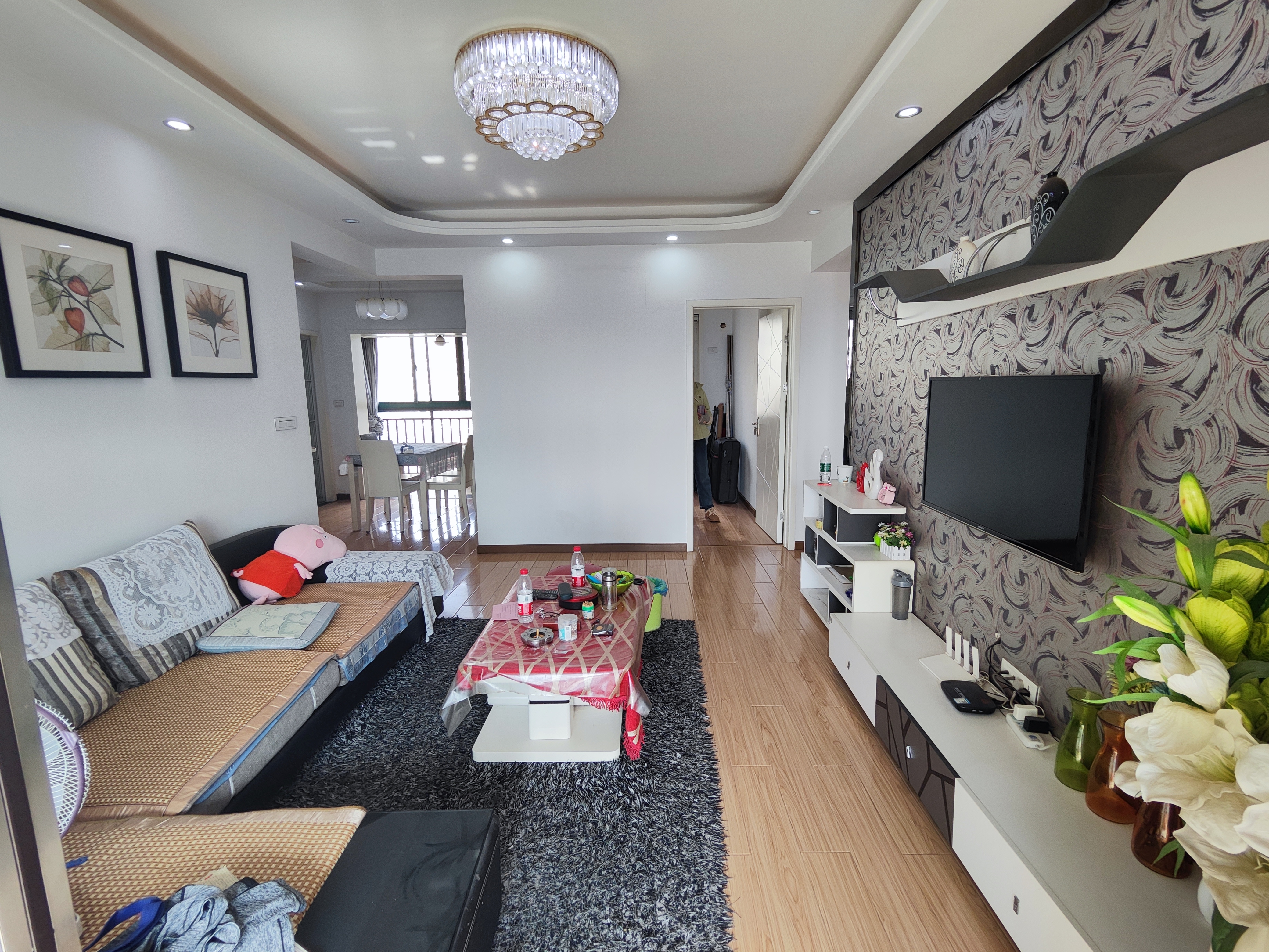 漫城林语.精装三房.房子成色新.看房方便