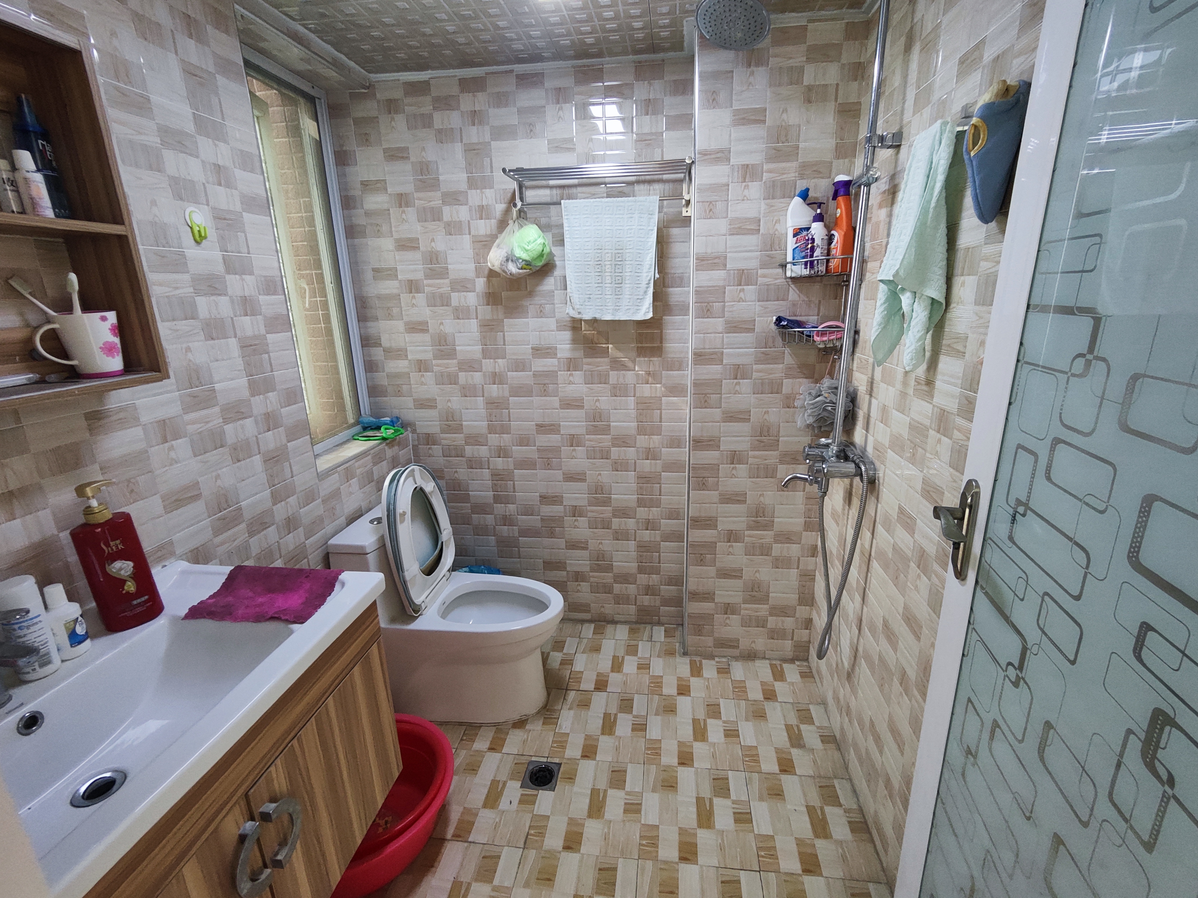 漫城林语.精装三房.房子成色新.看房方便