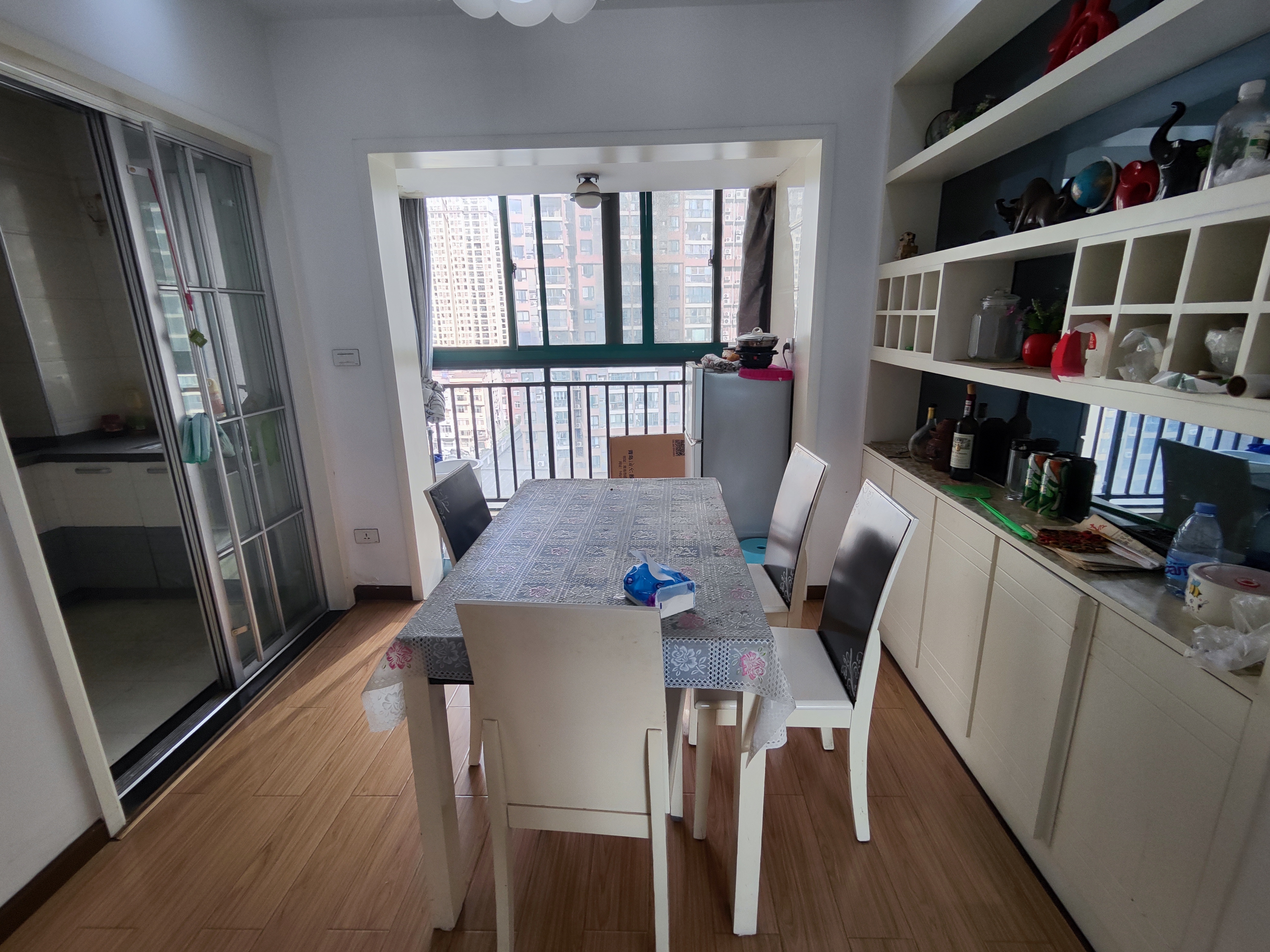 漫城林语.精装三房.房子成色新.看房方便