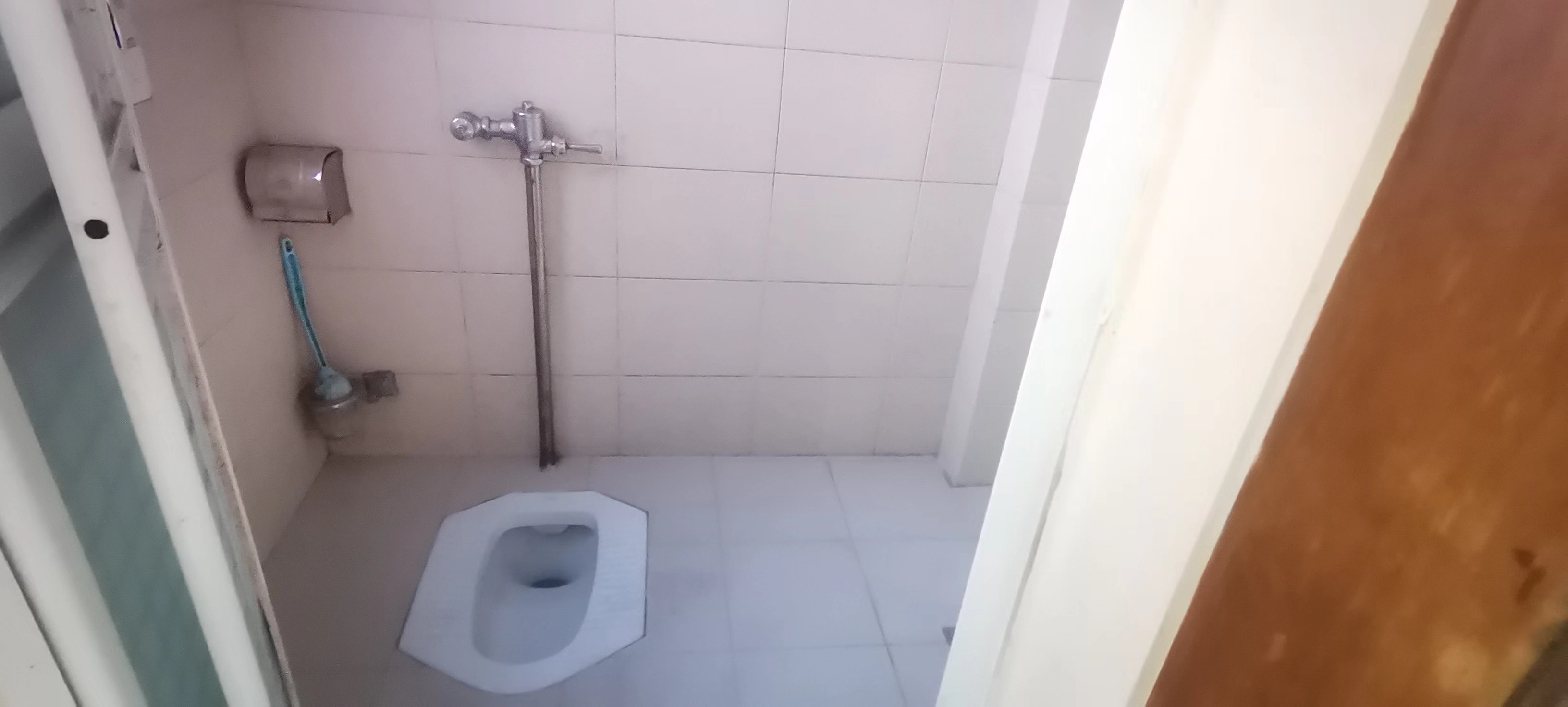 桃林园小区.沔中北门.精装四房.小区有出场好停车.看房方便