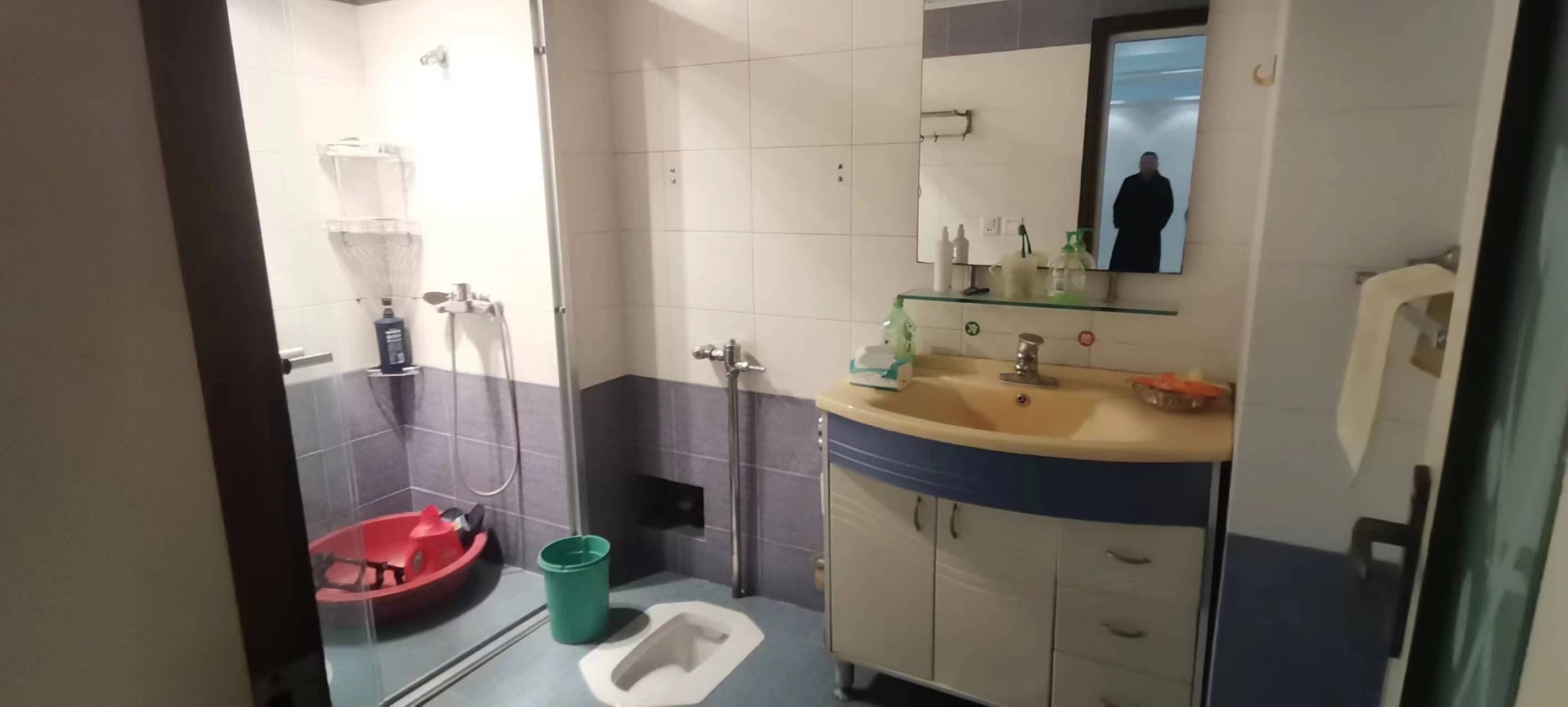 桃林园小区.沔中北门.精装四房.小区有出场好停车.看房方便