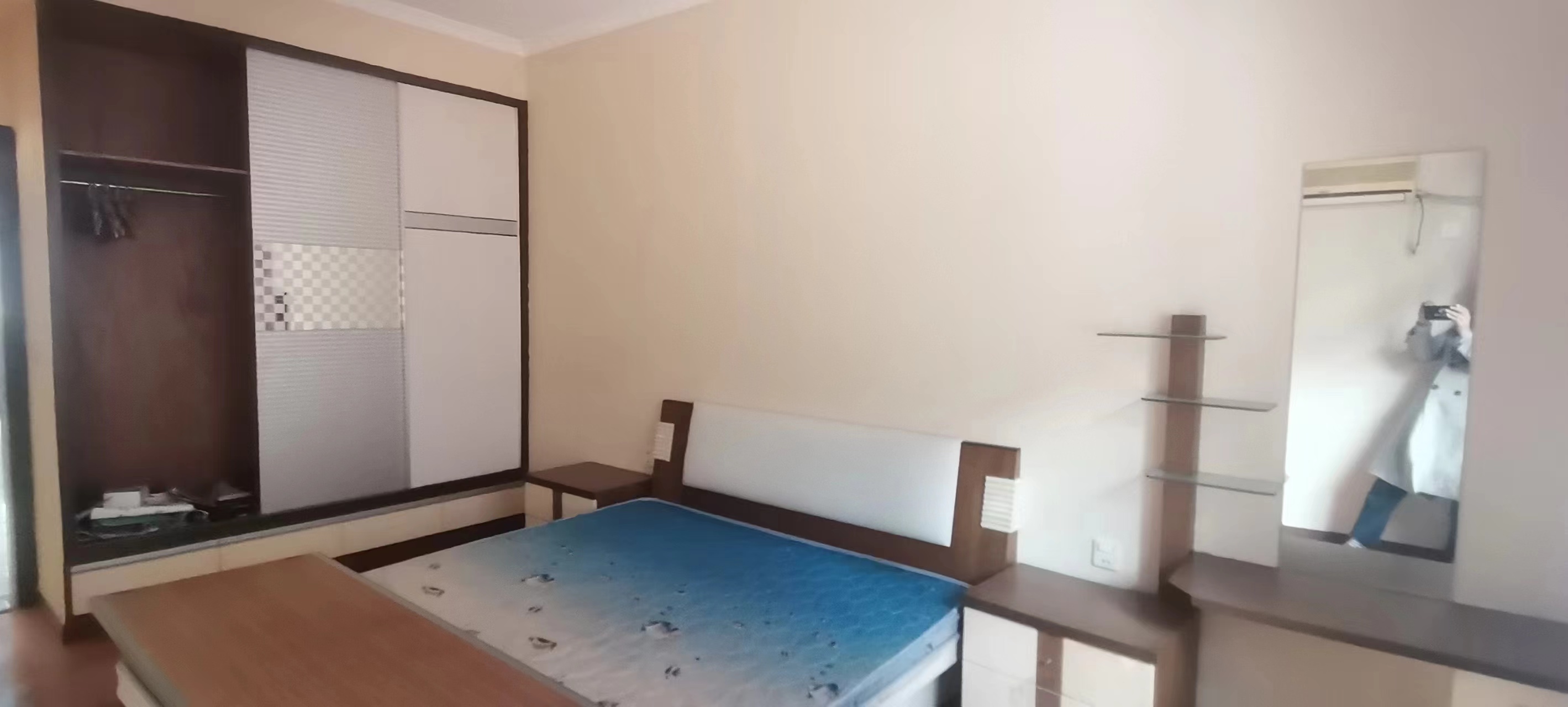 桃林园小区.沔中北门.精装四房.小区有出场好停车.看房方便