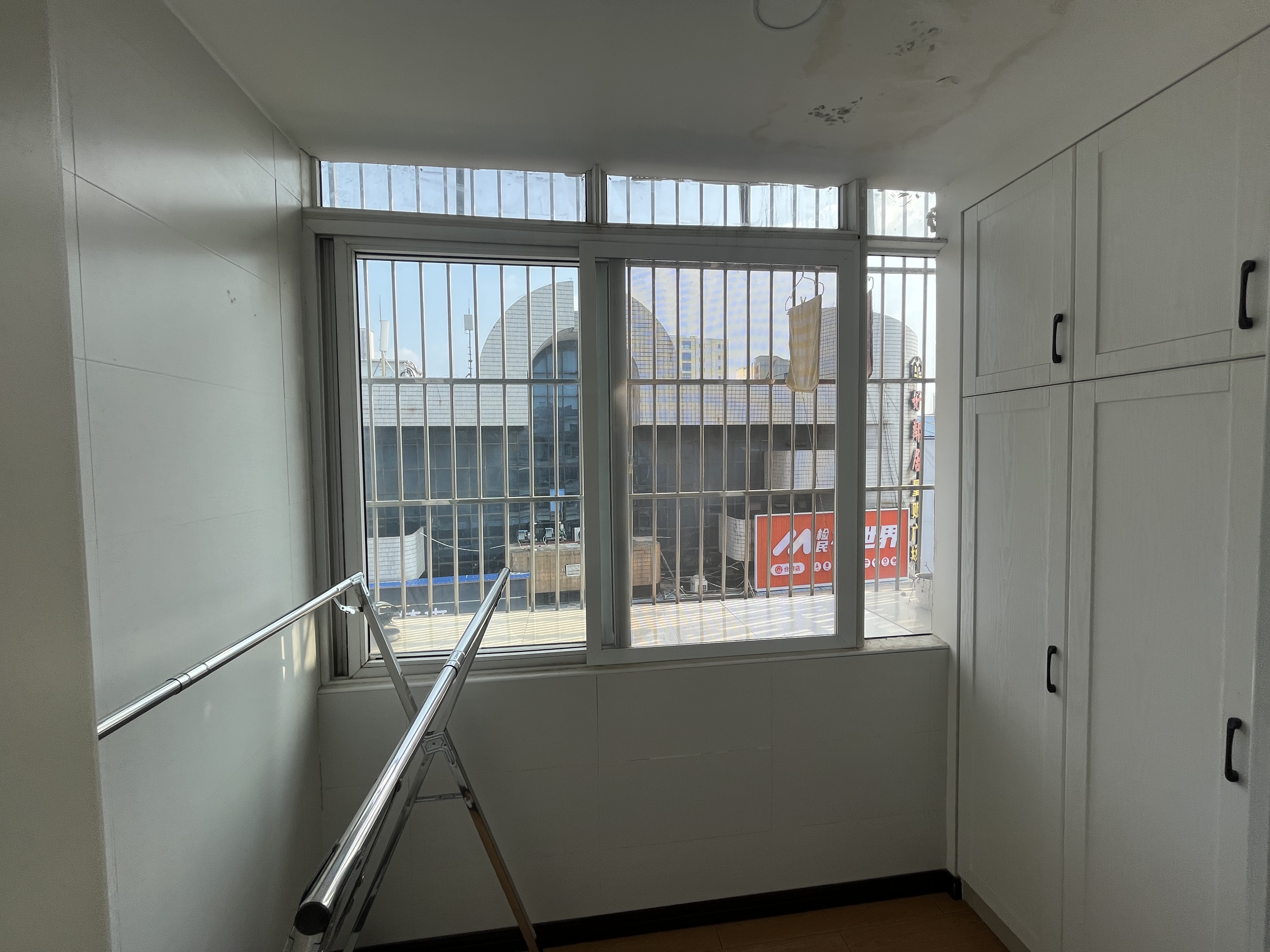 商城后面大新路惠联广场装修新看房方便