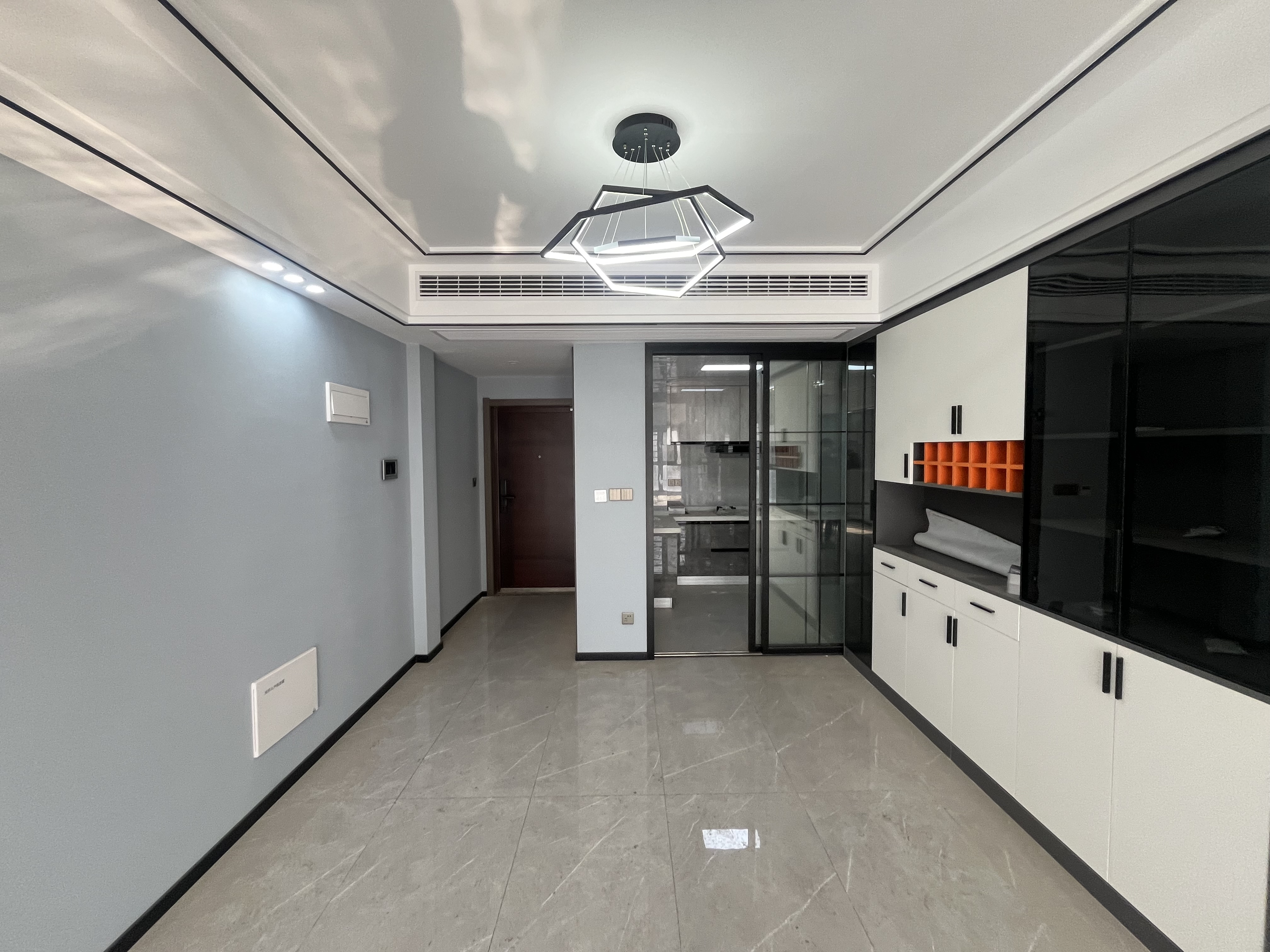 御湖世家全新精装业主外地置业送车位看房方便