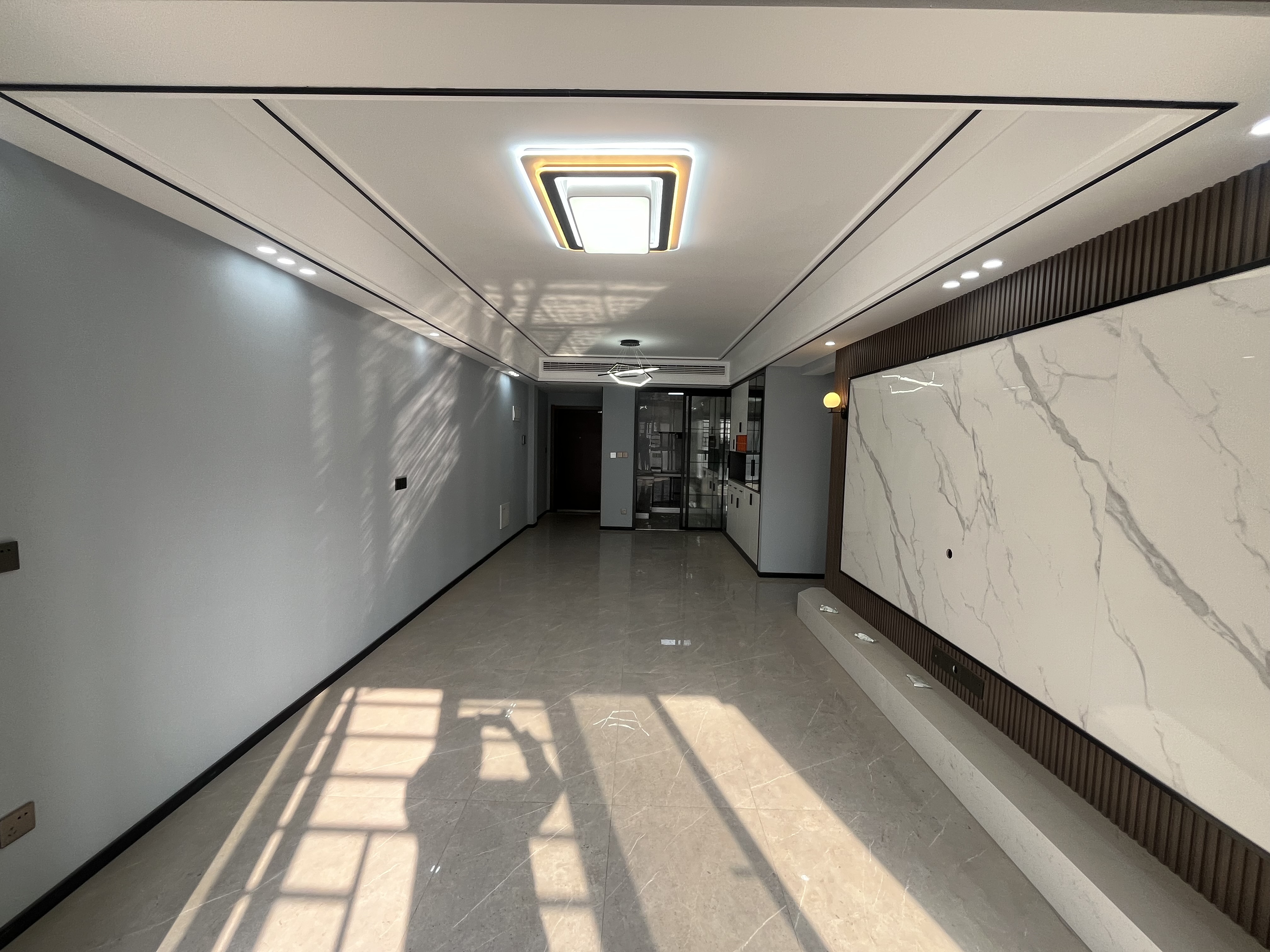 御湖世家 全新精装 业主外地置业 送车位 看房方便