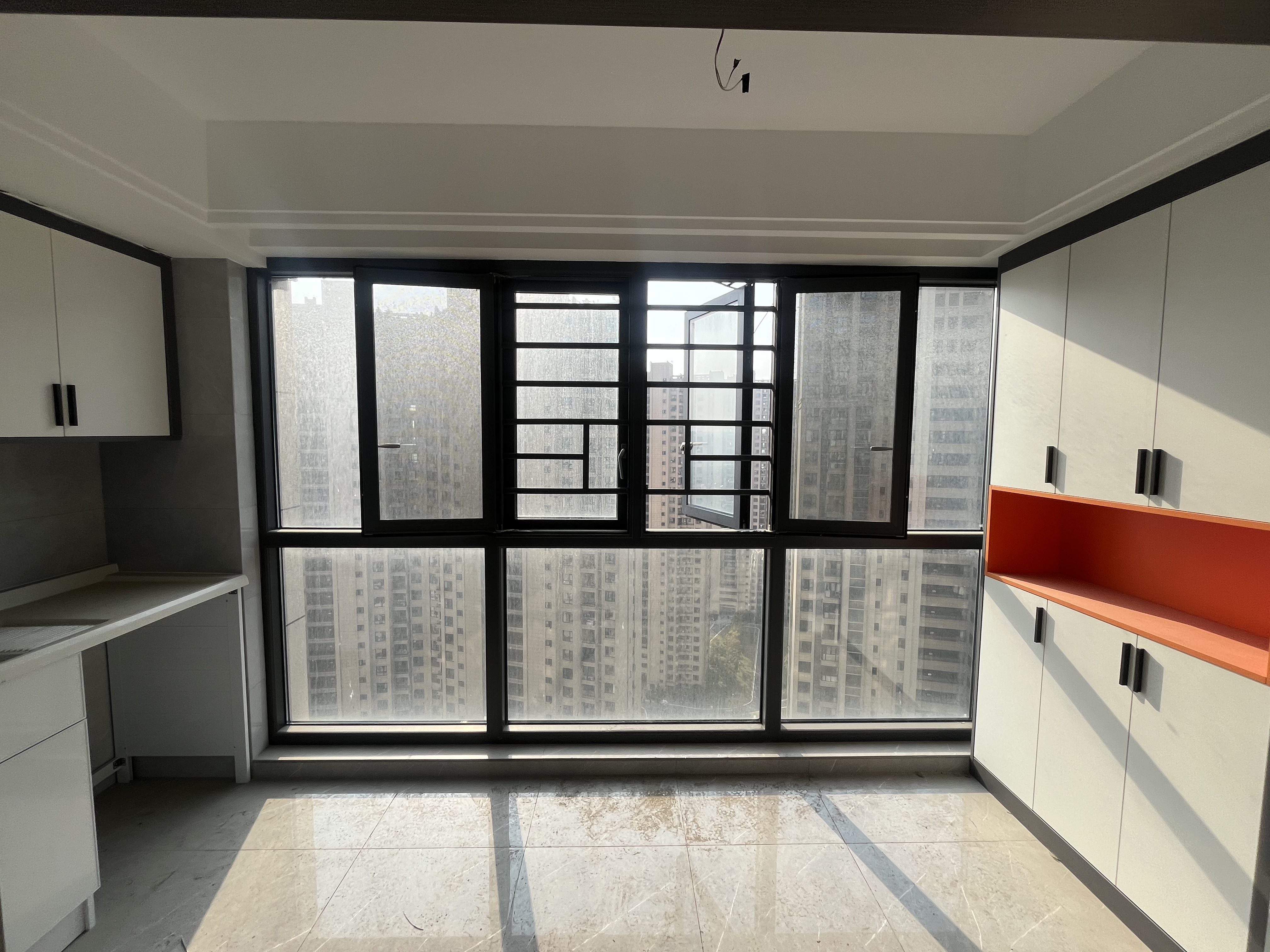 御湖世家全新精装业主外地置业送车位看房方便