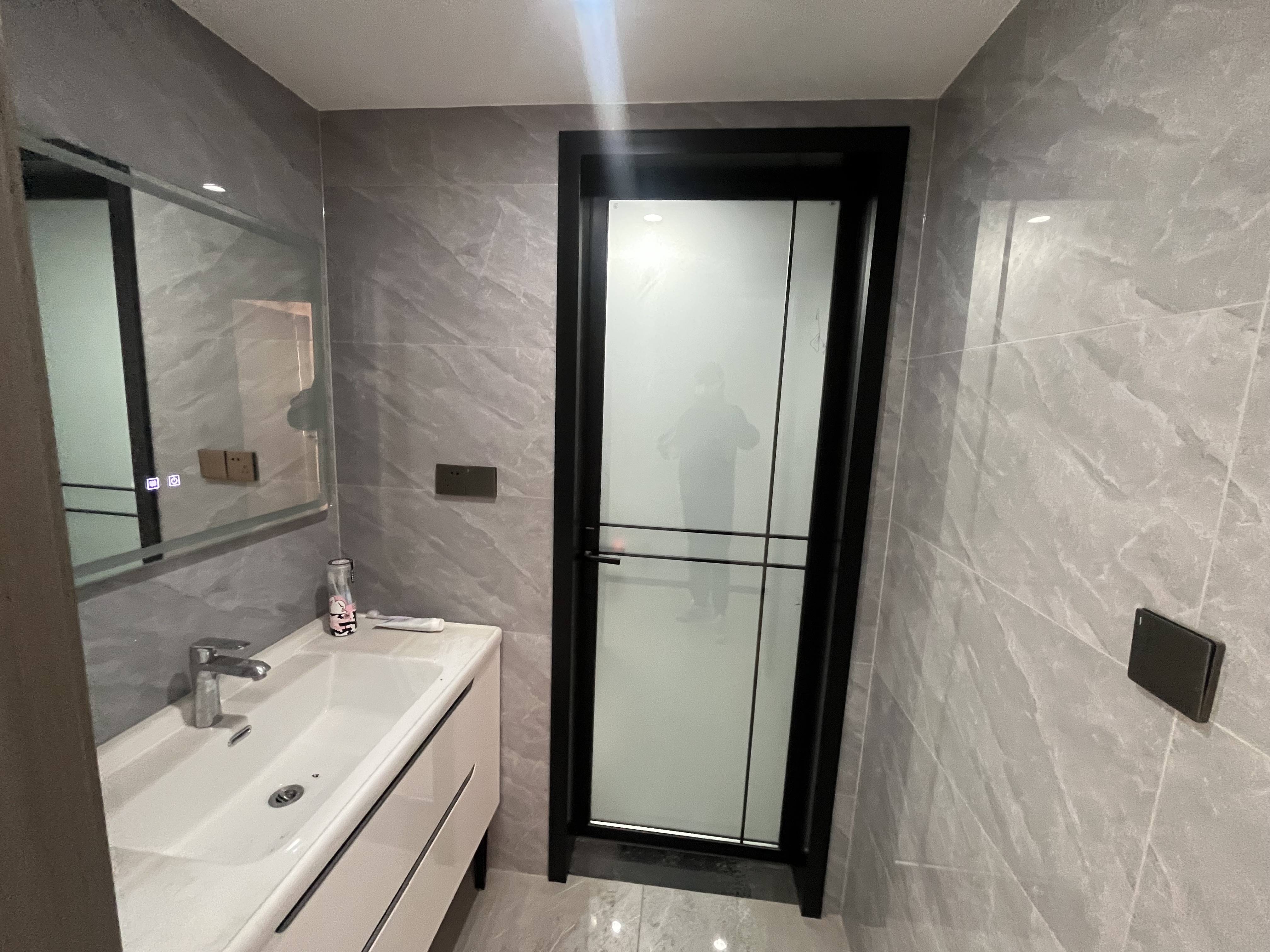 御湖世家全新精装业主外地置业送车位看房方便