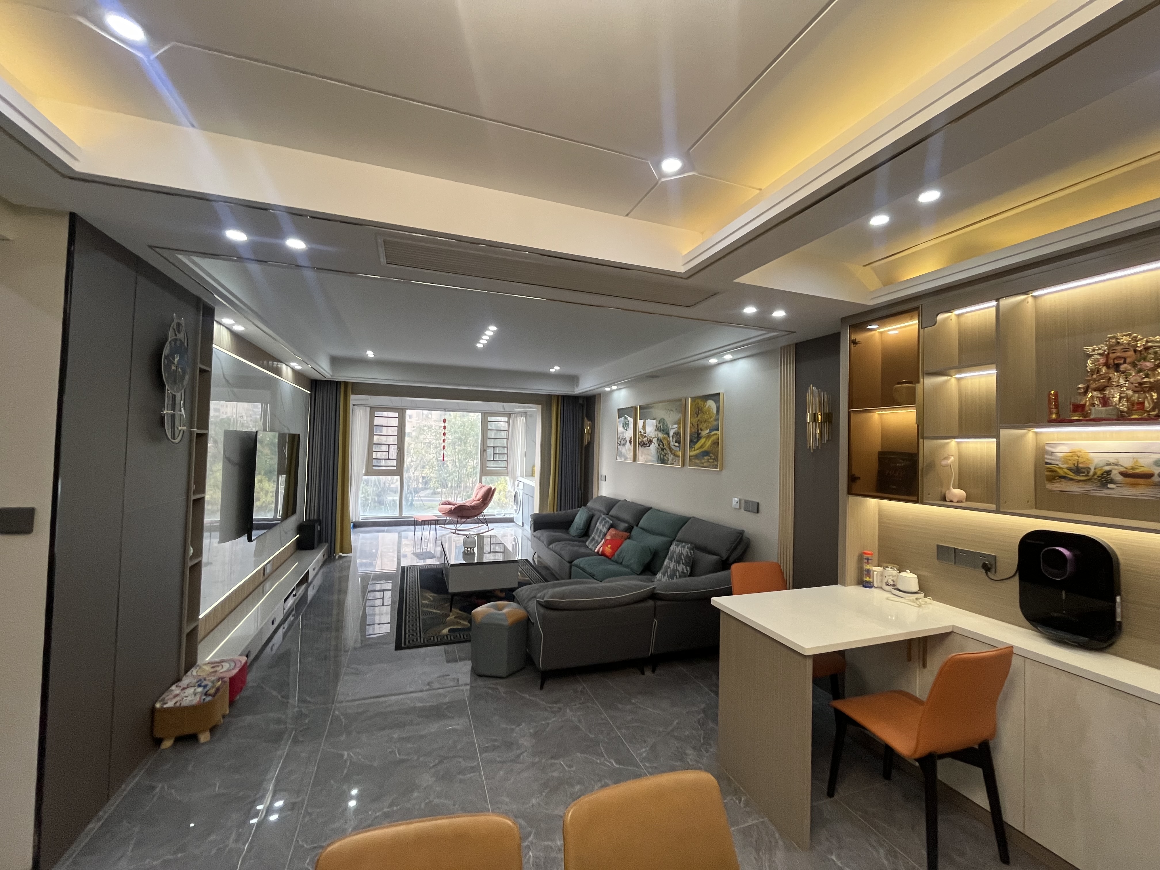 御湖世家精装三房带露台露台都已经装好了可以随便种送车位