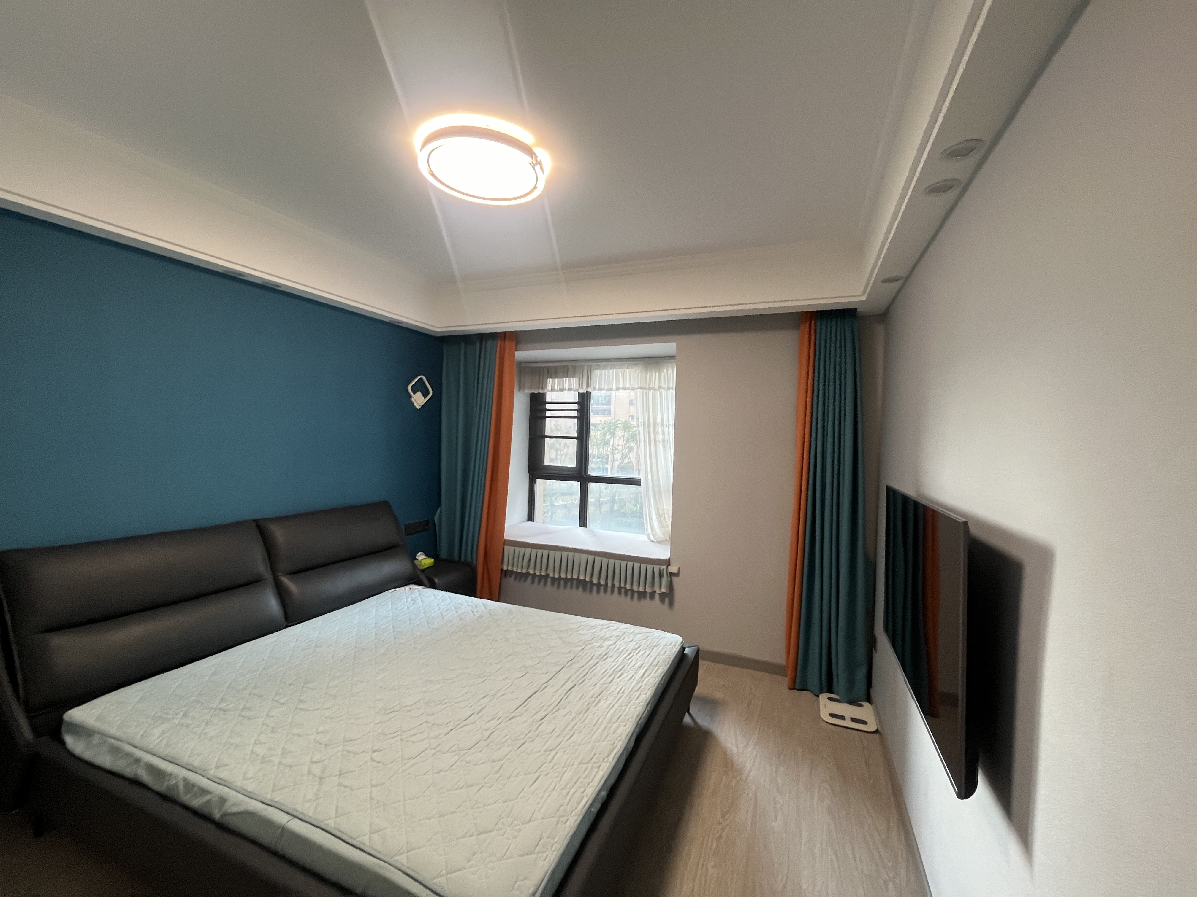 御湖世家精装三房带露台露台都已经装好了可以随便种送车位