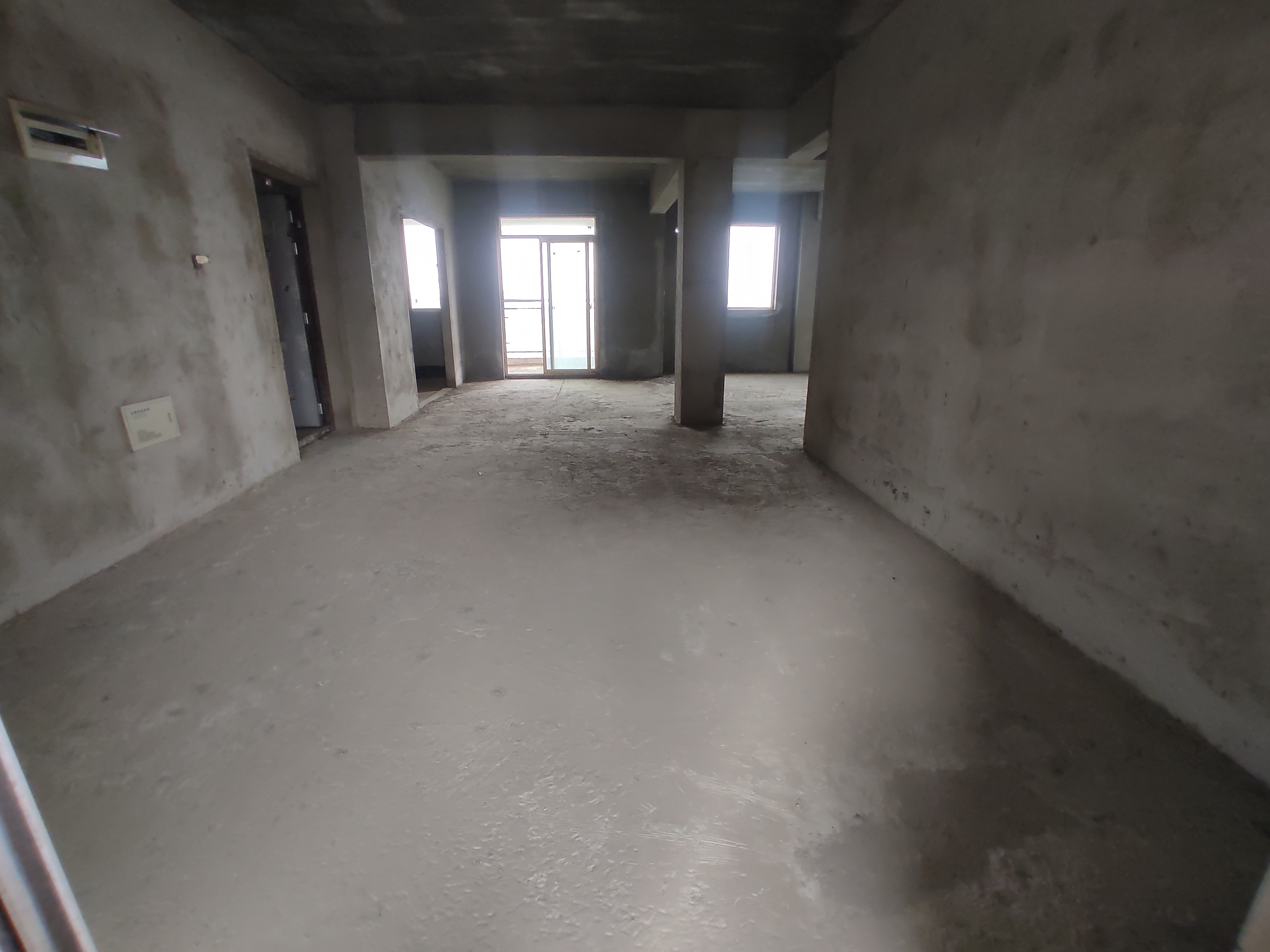 紫金城.精装三房南北通透.证件满二.看房方便