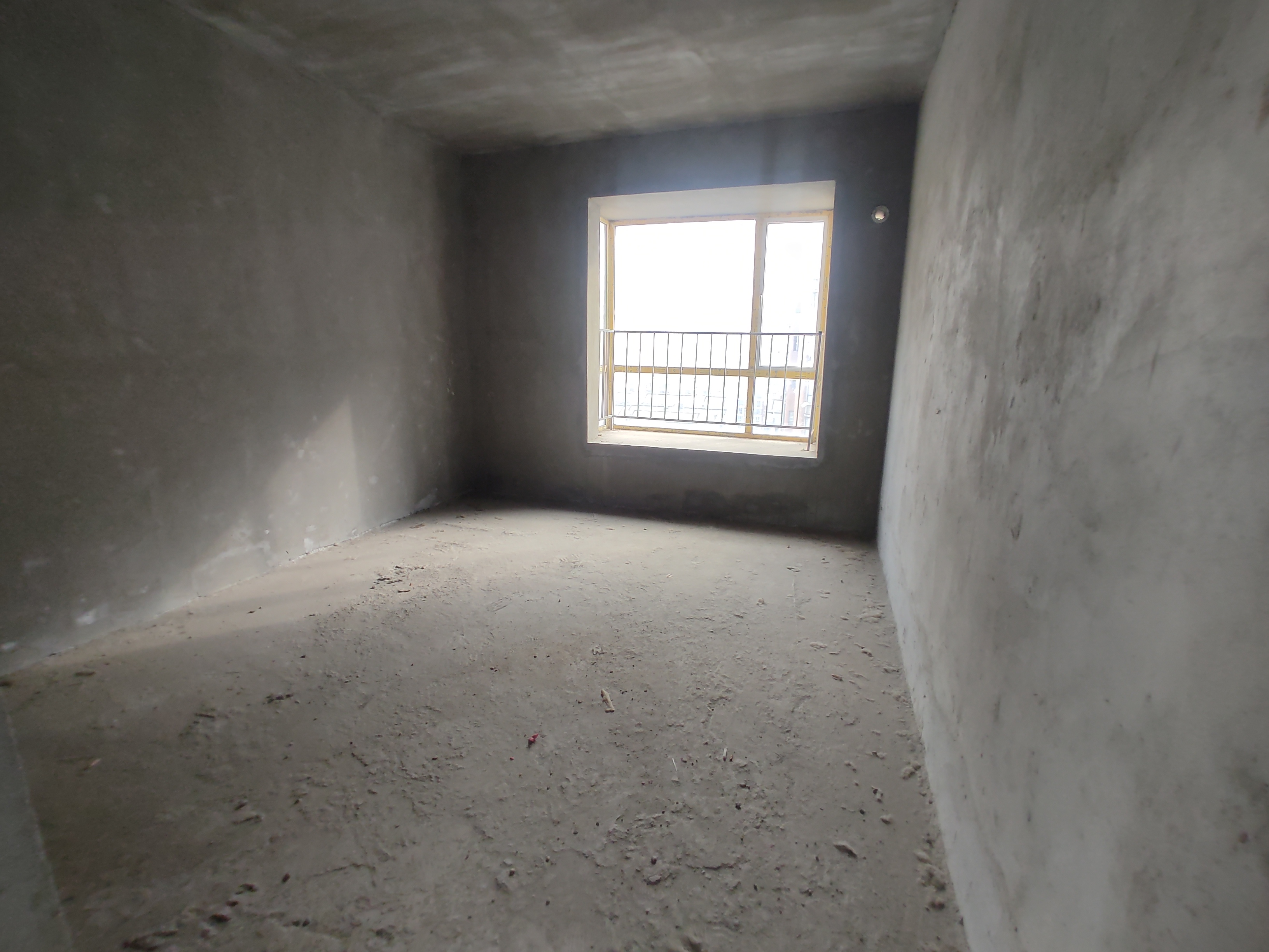 紫金城.精装三房南北通透.证件满二.看房方便