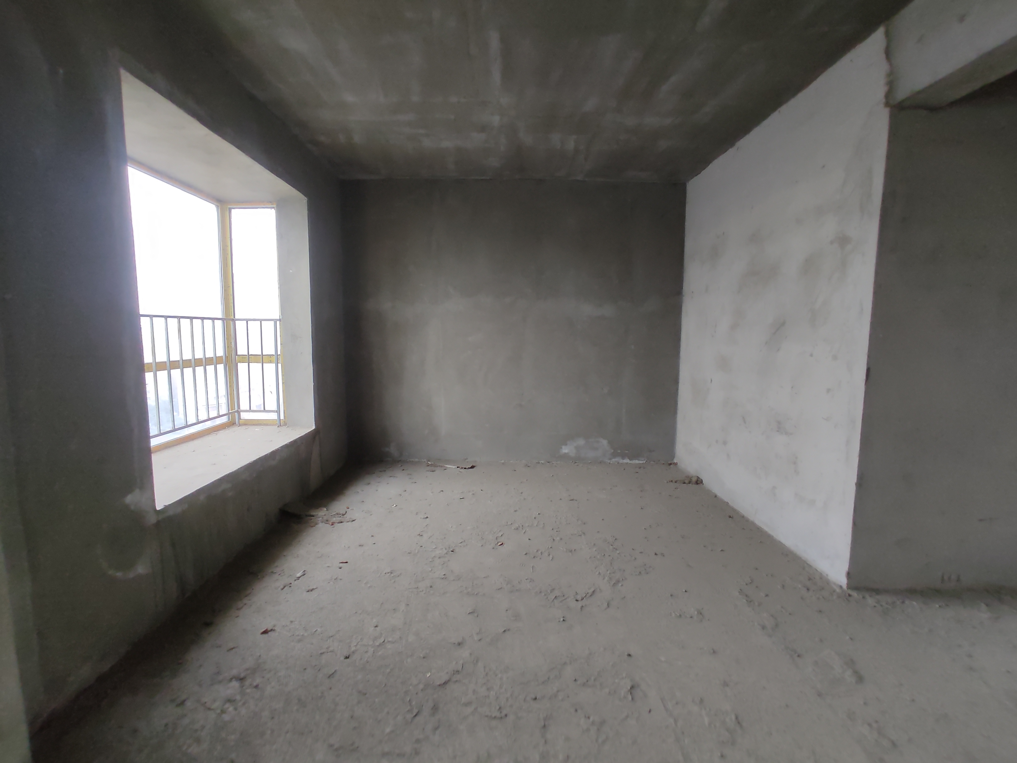 紫金城.精装三房南北通透.证件满二.看房方便