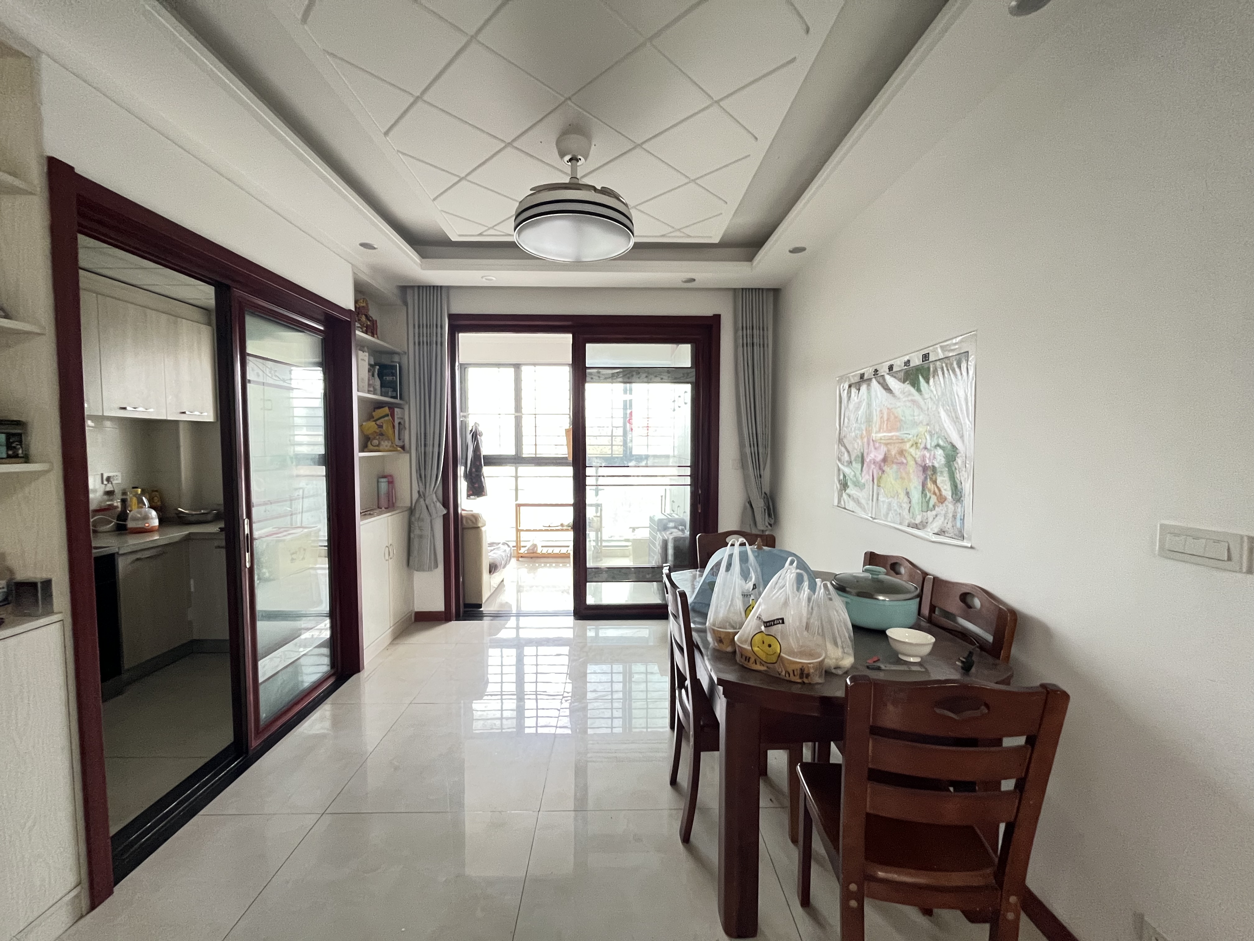 紫金城.精装三房两卫.出门就是學笑.证件满二.看房方便