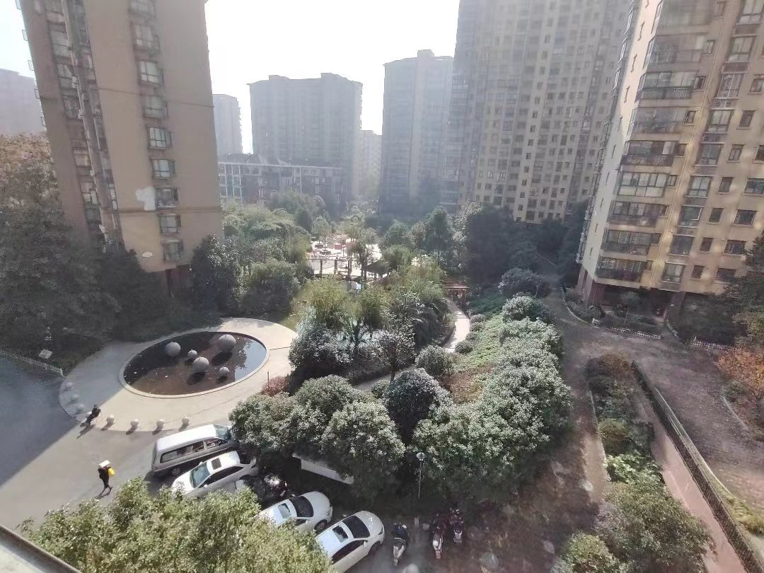 三丰鼎城.精装三房.房子成色新.证件满二.看房方便