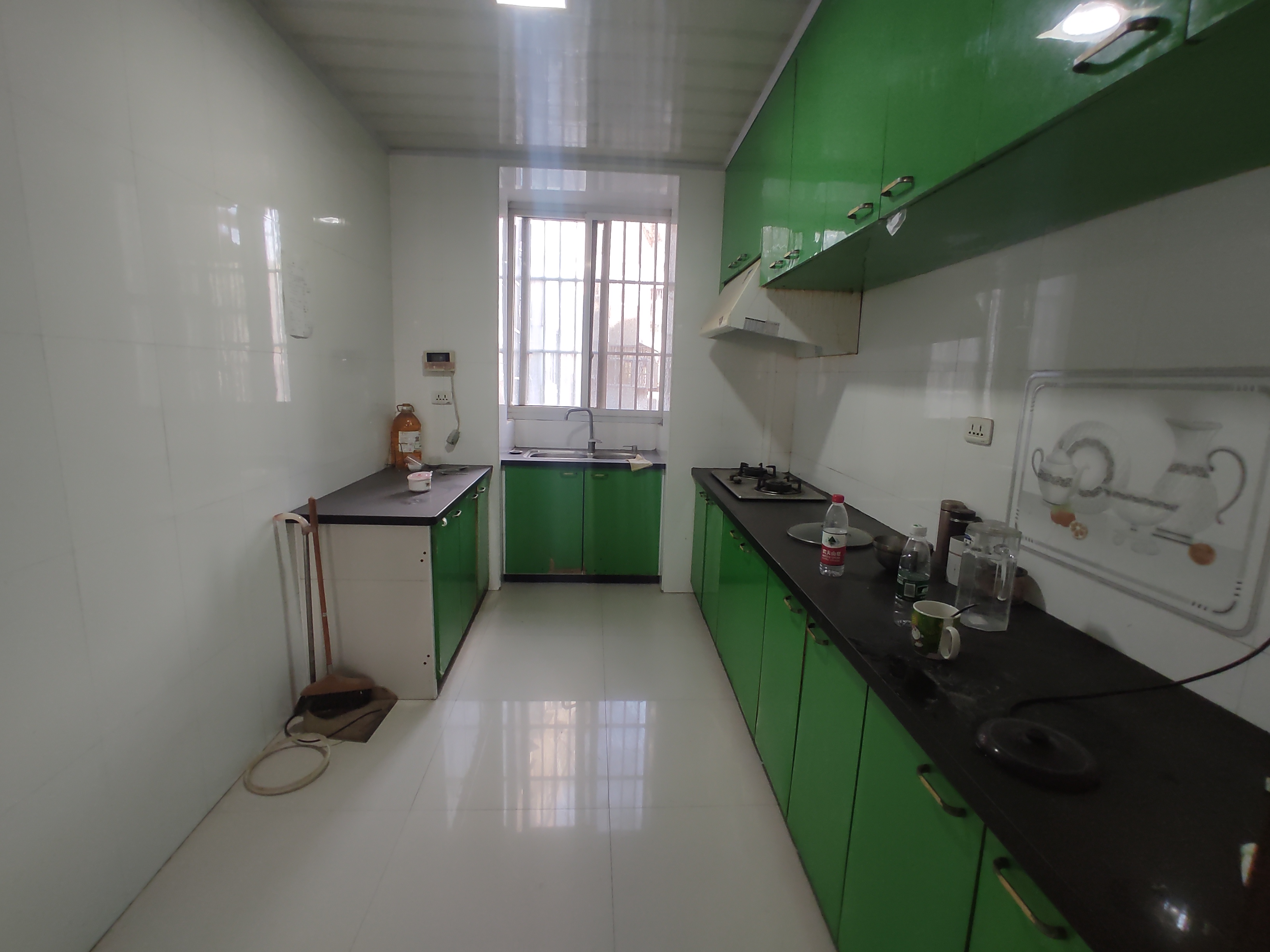 光湖大街.汪洲桥旁.精装三房.证件满二.看房方便