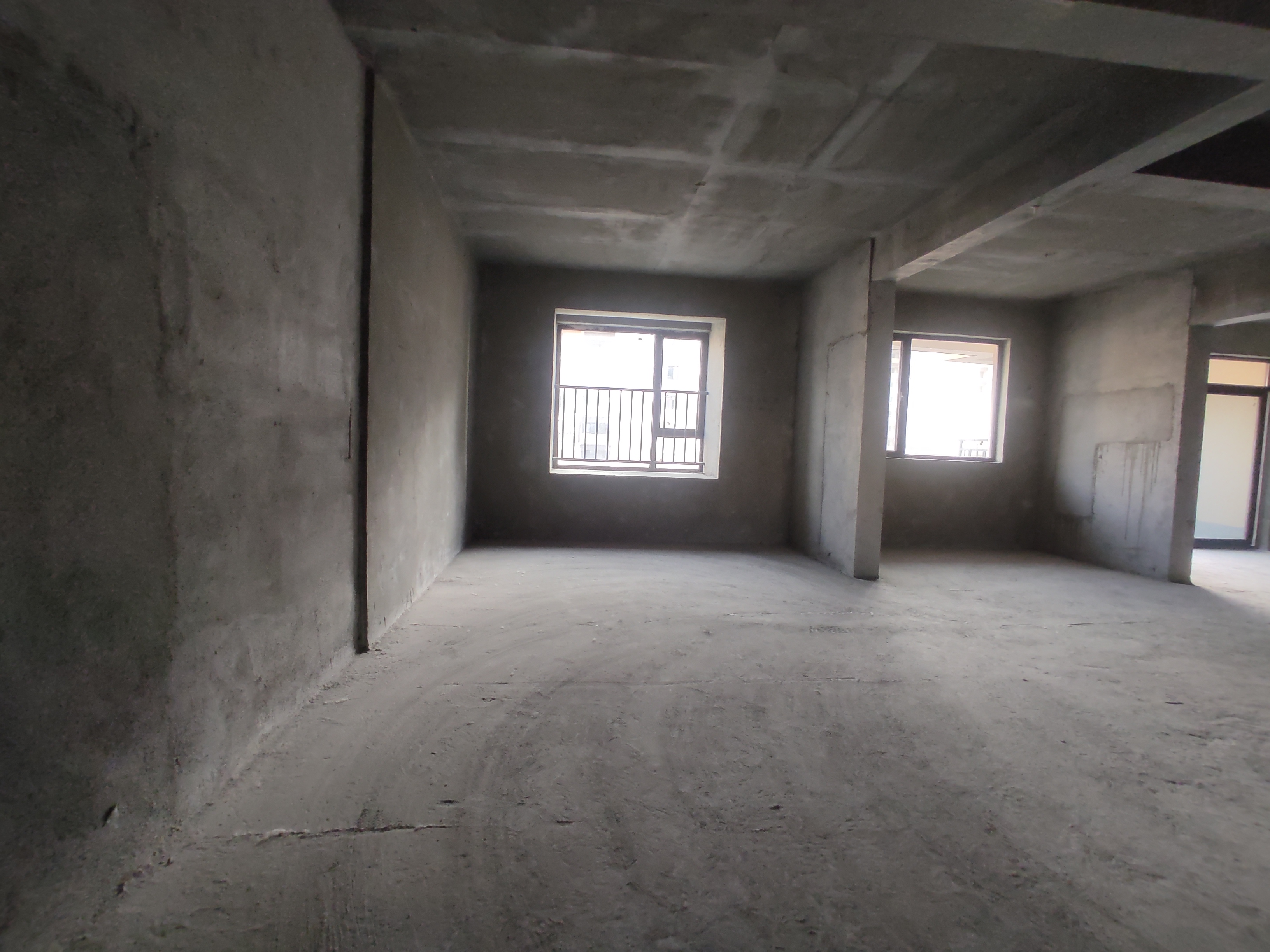 荣怀及弟世家.毛坯三房.三开间朝南.看房方便